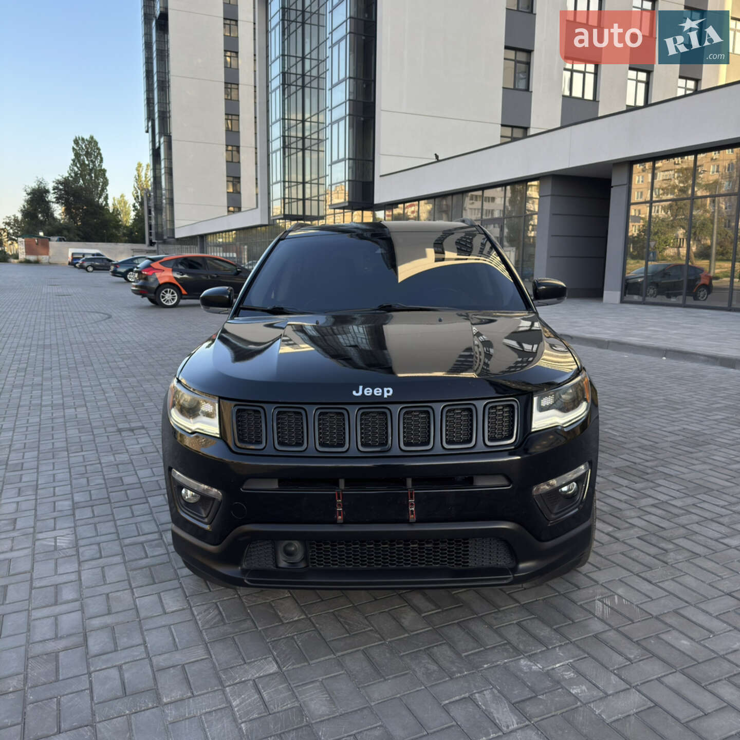Jeep Compass 2018 VIN 3C4NJDCB3JT340884 фото оголошення 2 з 17