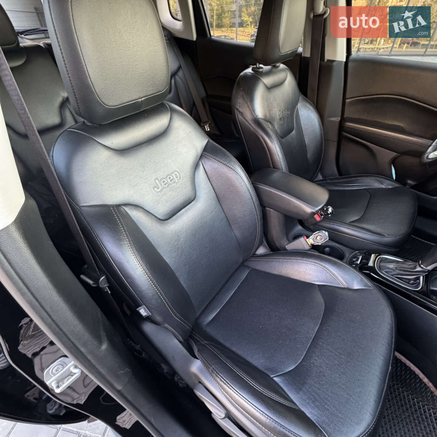 Jeep Compass 2018 VIN 3C4NJDCB3JT340884 фото оголошення 14 з 17