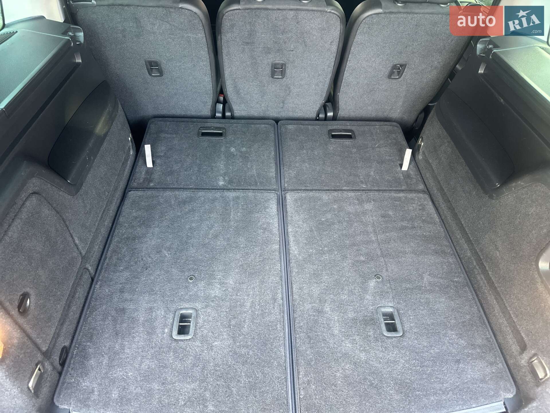 Volkswagen Sharan 2017 VIN WVWZZZ7NZJV006602 фото оголошення 4 з 41