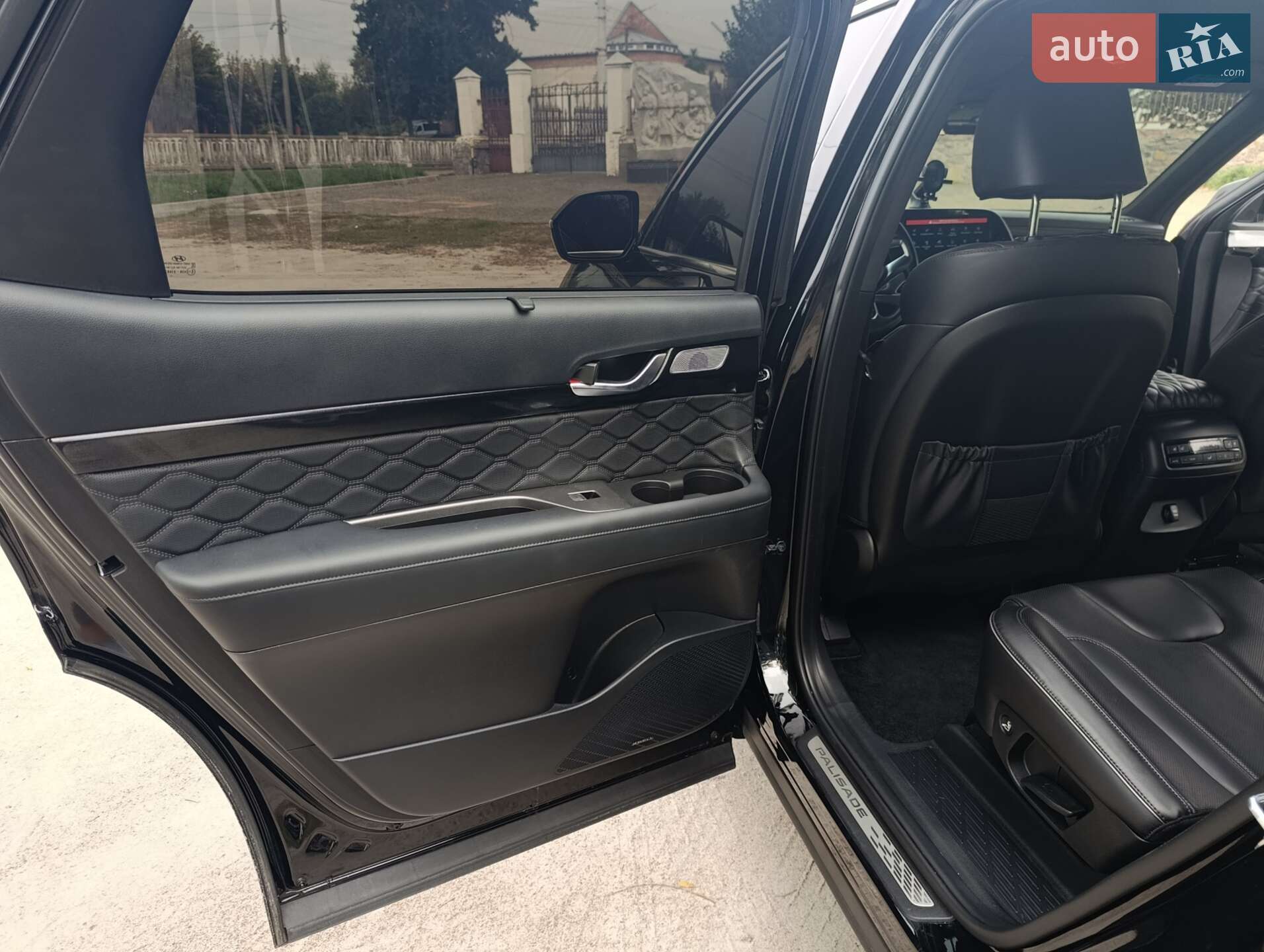 Hyundai Palisade 2020 VIN KMHR581ABMU208192 фото оголошення 4 з 75