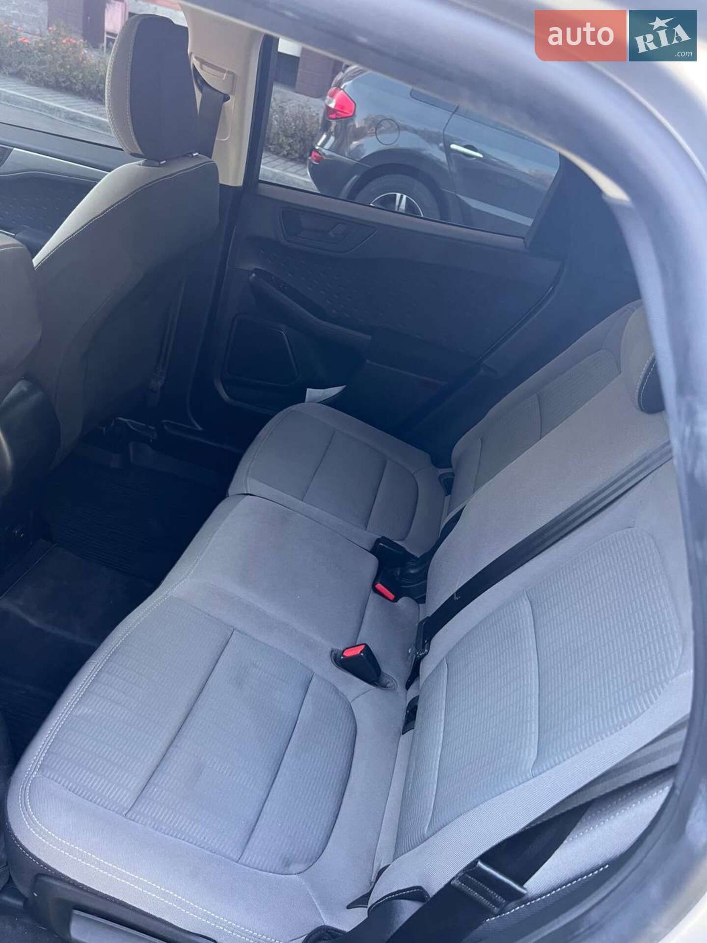 Ford Escape 2019 VIN 1FMCU0F69LUA81439 фото оголошення 9 з 12