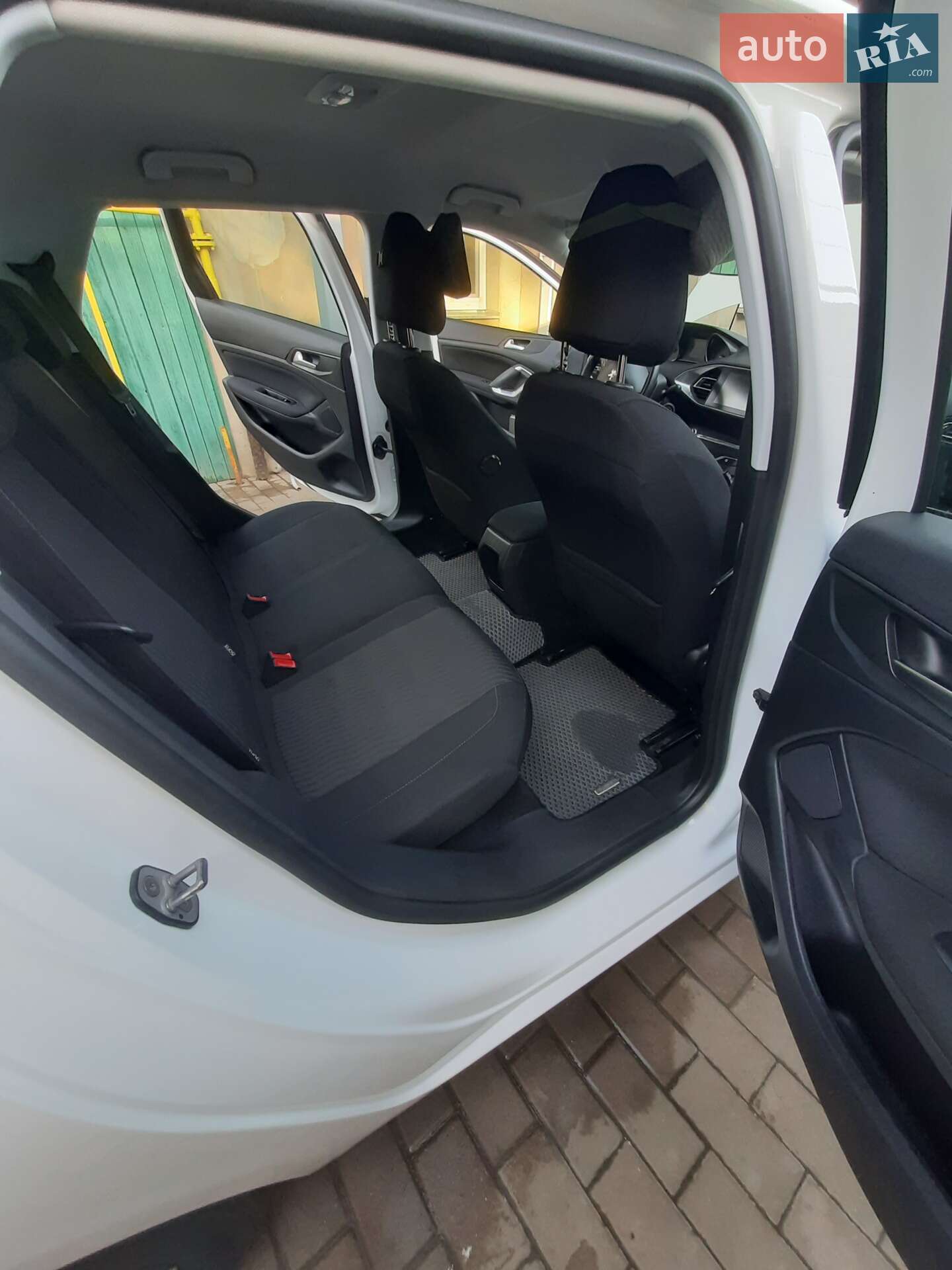 Peugeot 308 2015 VIN VF3LCBHZWFS175733 фото оголошення 14 з 39