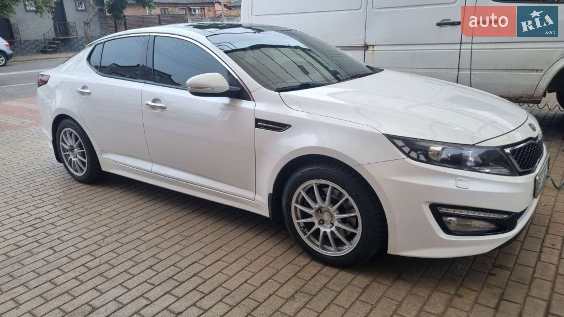 Kia Optima 2012 VIN KNAGN412BC5272503 фото оголошення 17 з 18