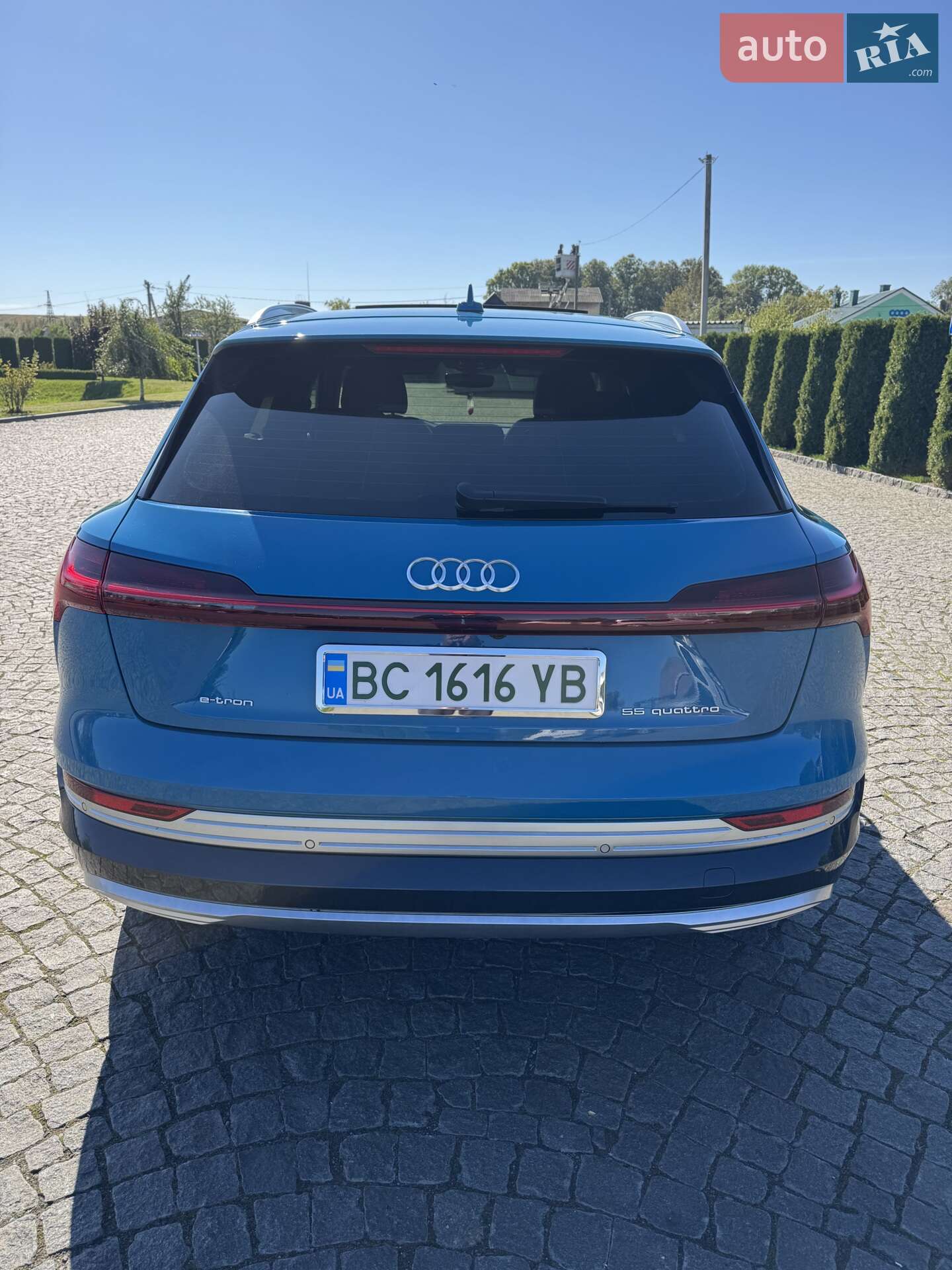 Audi e-tron 2018 VIN WAUZZZGE9KB002207 фото оголошення 2 з 14