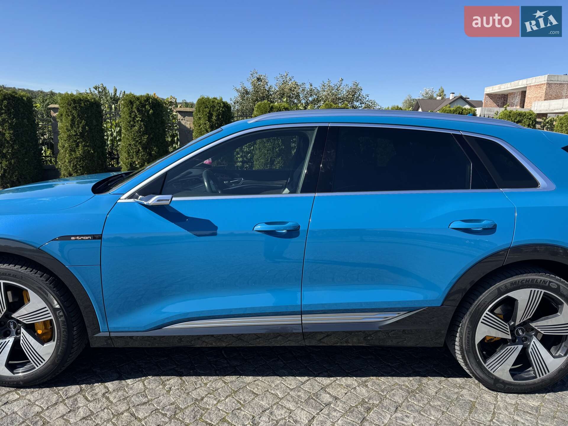 Audi e-tron 2018 VIN WAUZZZGE9KB002207 фото оголошення 3 з 14