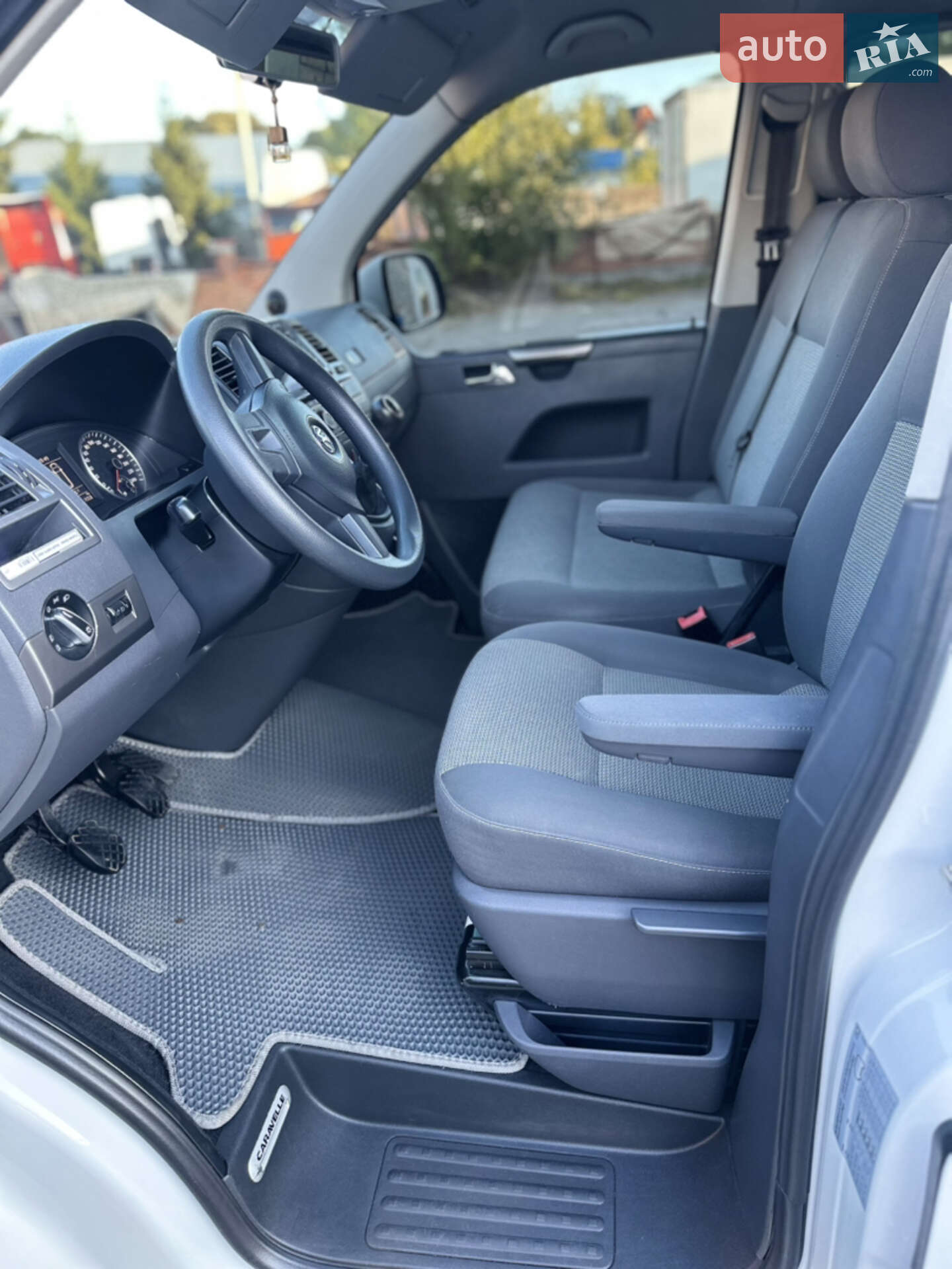 Volkswagen Caravelle 2013 VIN WV2ZZZ7HZDH083109 фото оголошення 9 з 24