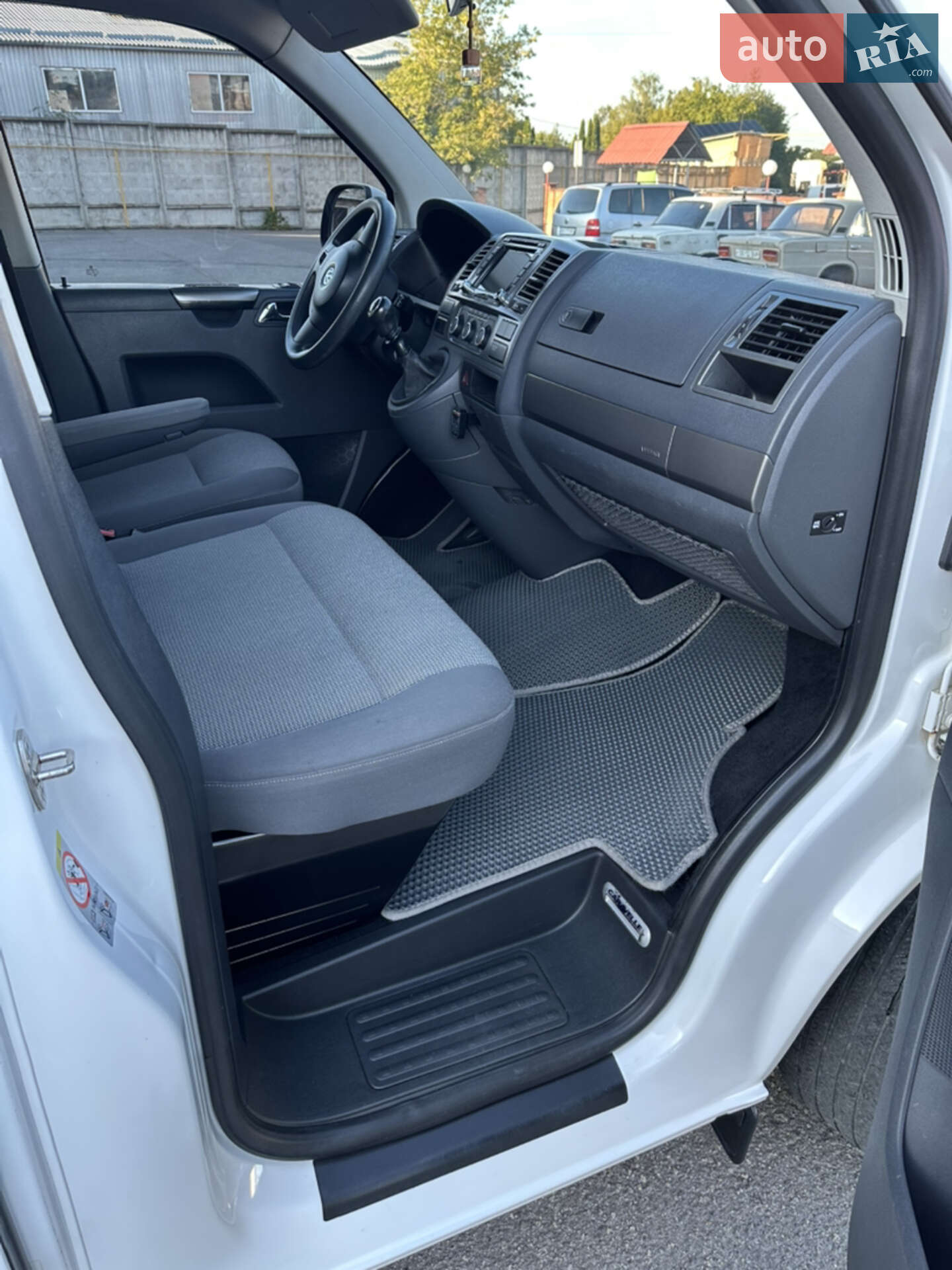 Volkswagen Caravelle 2013 VIN WV2ZZZ7HZDH083109 фото оголошення 12 з 24