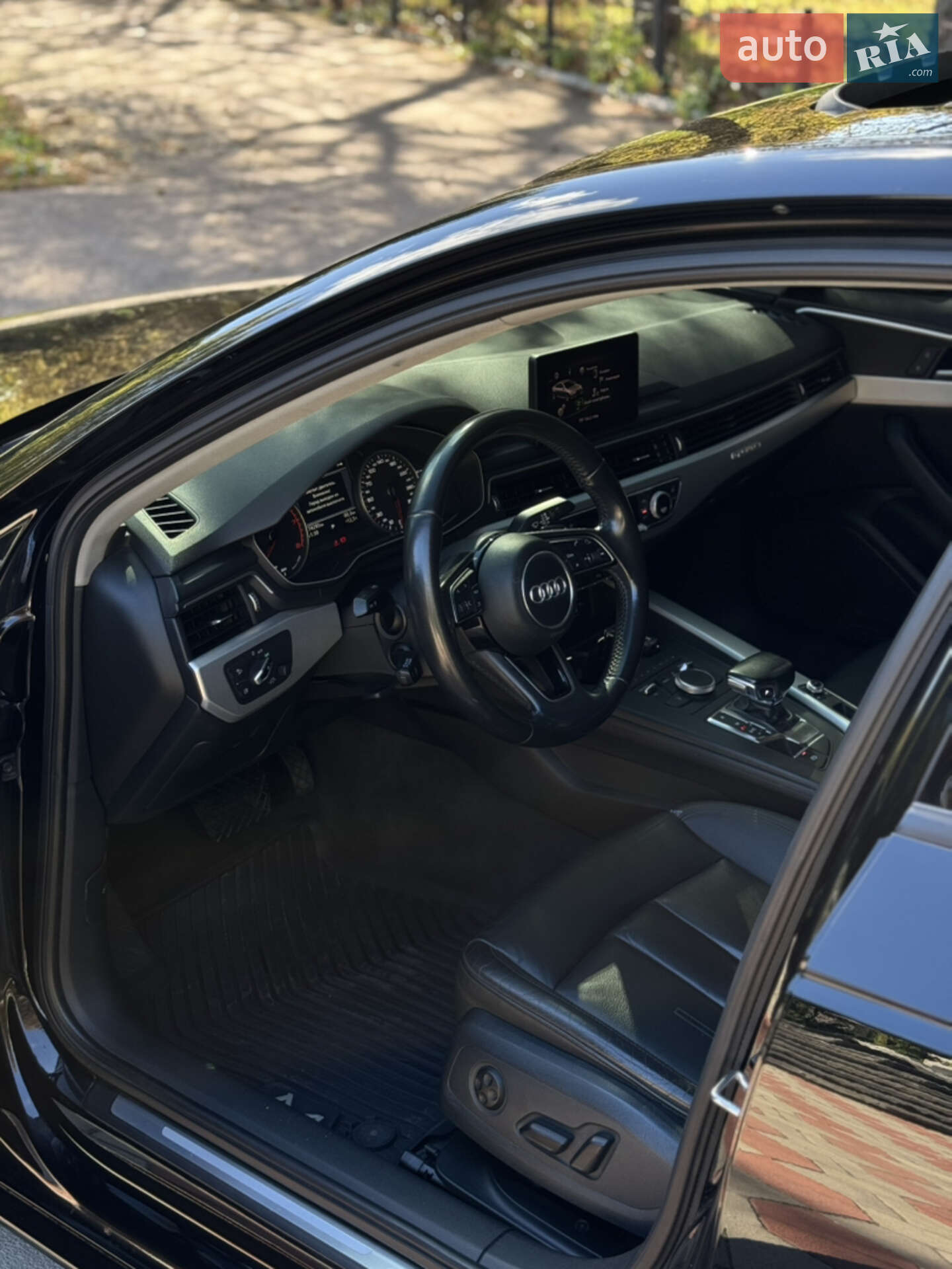 Audi A4 2017 VIN WAUANAF42HN019196 фото оголошення 36 з 42