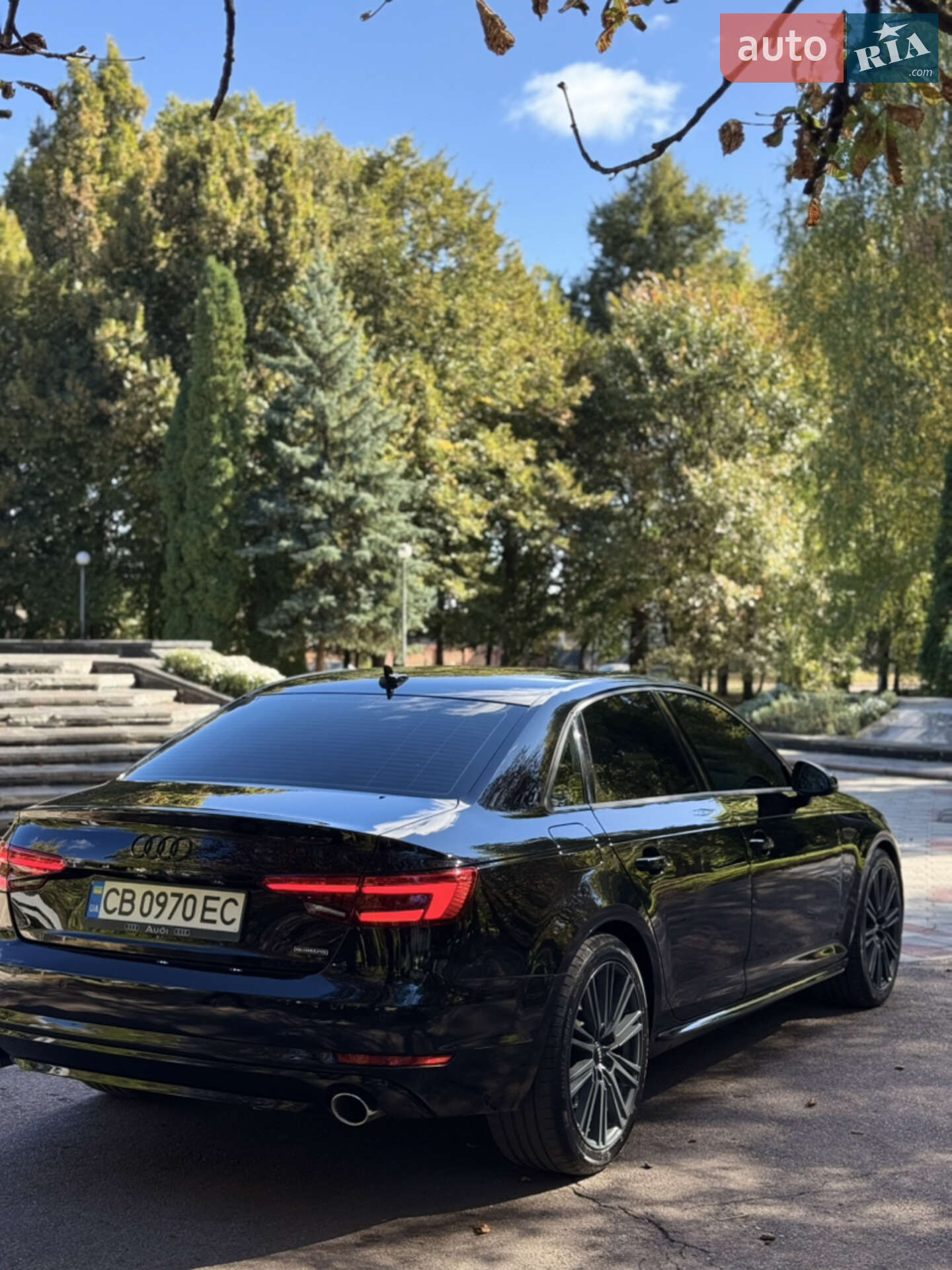 Audi A4 2017 VIN WAUANAF42HN019196 фото оголошення 32 з 42
