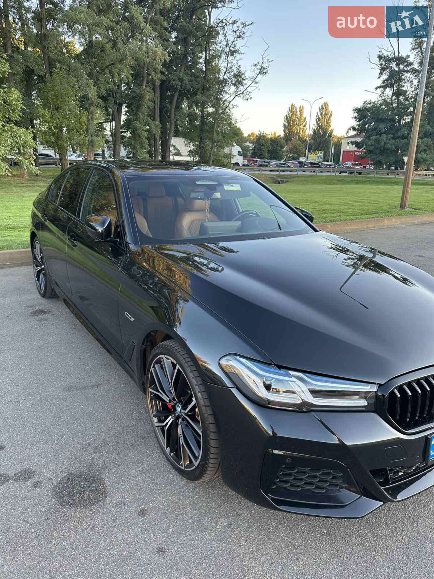 BMW 5 Series 2022 VIN WBA33AG0XNCK72459 фото оголошення 2 з 16