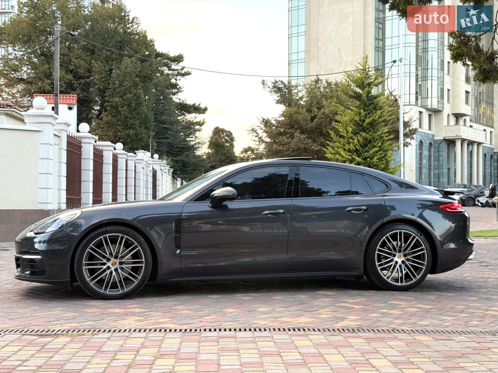 Porsche Panamera 2018 VIN WP0AA2A77JL114229 фото оголошення 4 з 40