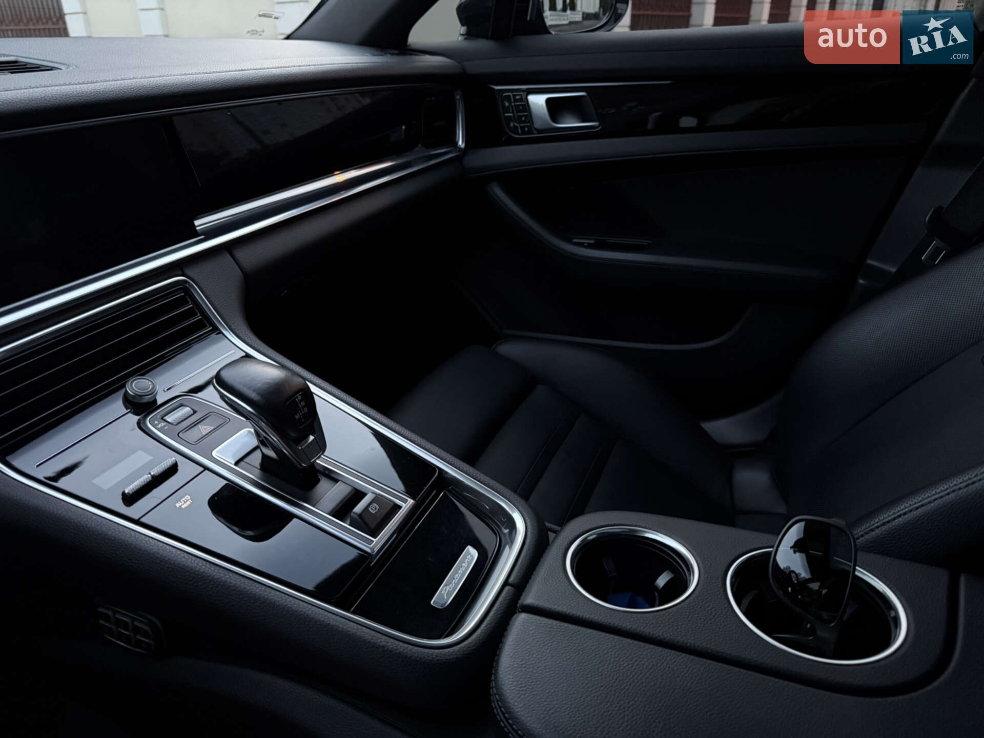 Porsche Panamera 2018 VIN WP0AA2A77JL114229 фото оголошення 36 з 40