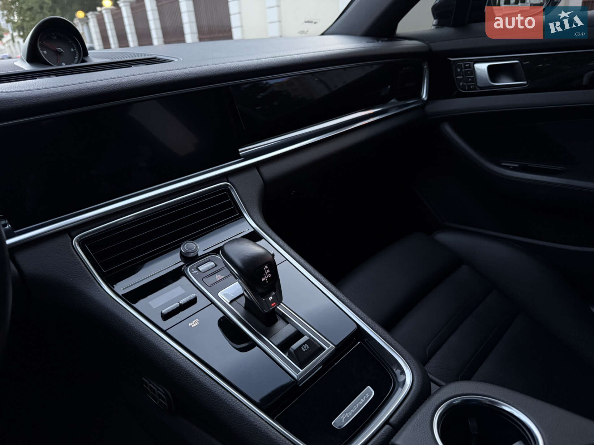 Porsche Panamera 2018 VIN WP0AA2A77JL114229 фото оголошення 35 з 40
