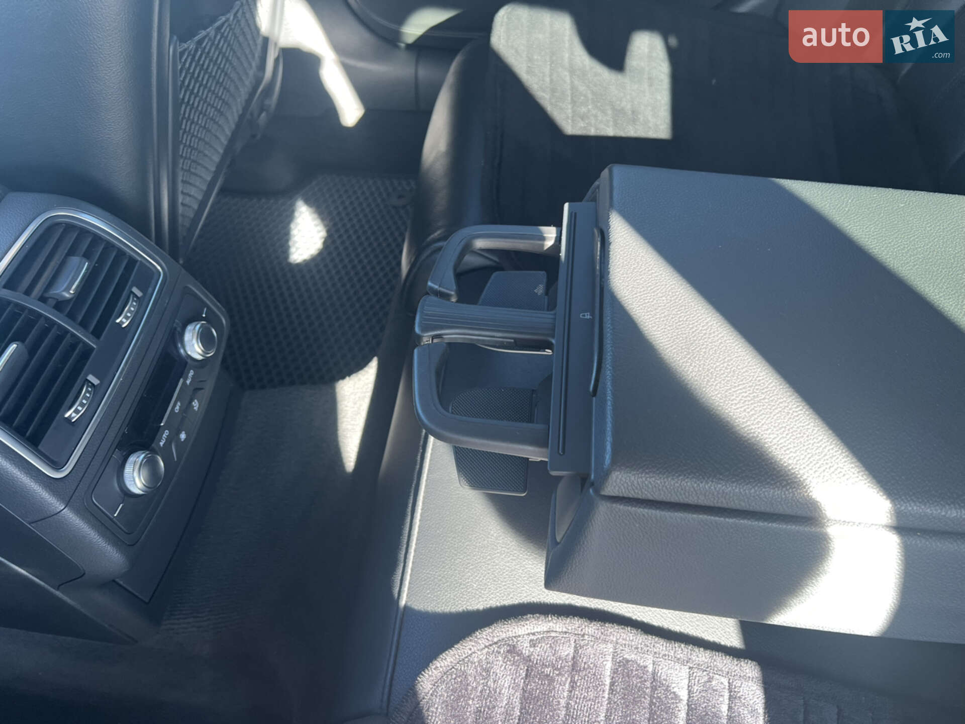 Audi A6 2015 VIN WAUZZZ4GXGN054103 фото оголошення 27 з 31
