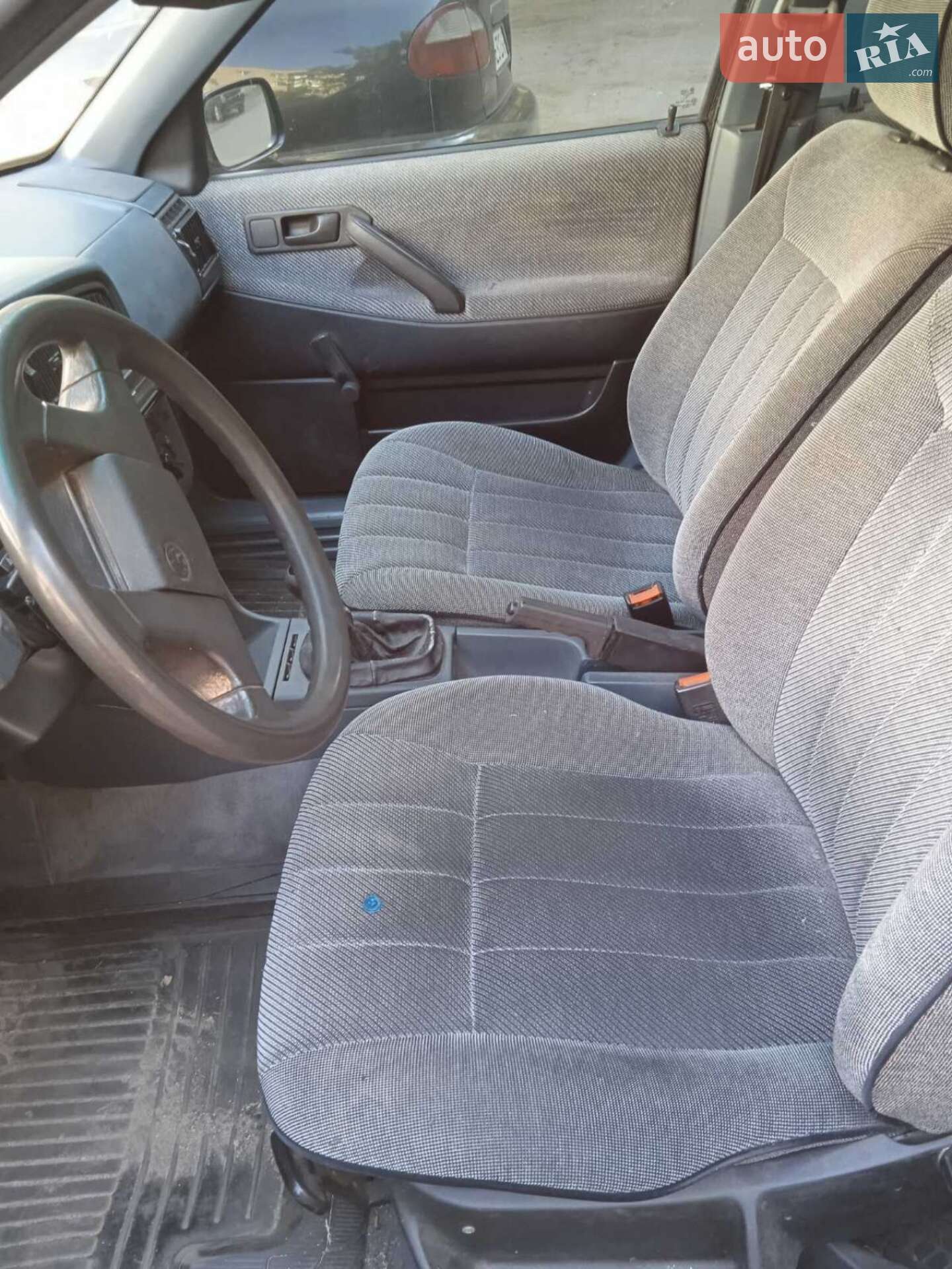 Volkswagen Passat 1990 VIN WVWZZZ31ZLE086861 фото оголошення 12 з 15