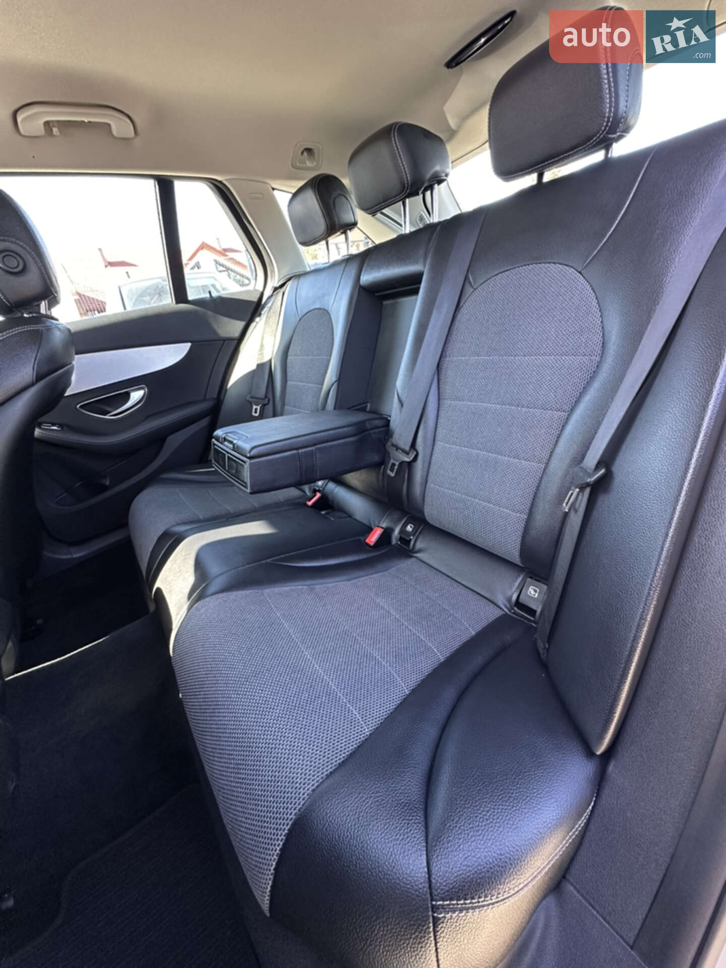 Mercedes-Benz C-Class 2016 VIN WDD2052471F490046 фото оголошення 23 з 42