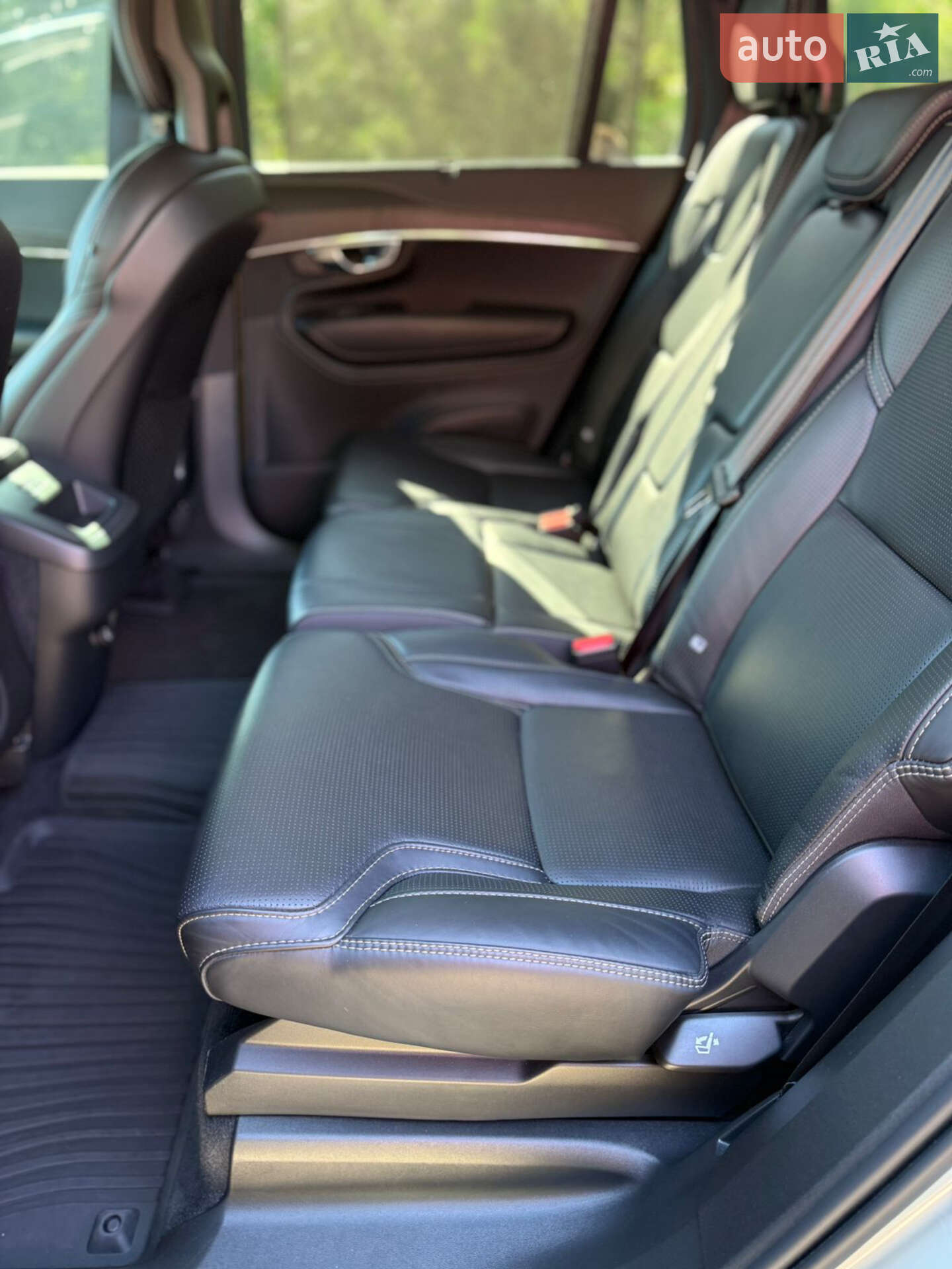 Volvo XC90 2020 VIN YV1LCK2UCL1618207 фото оголошення 12 з 25