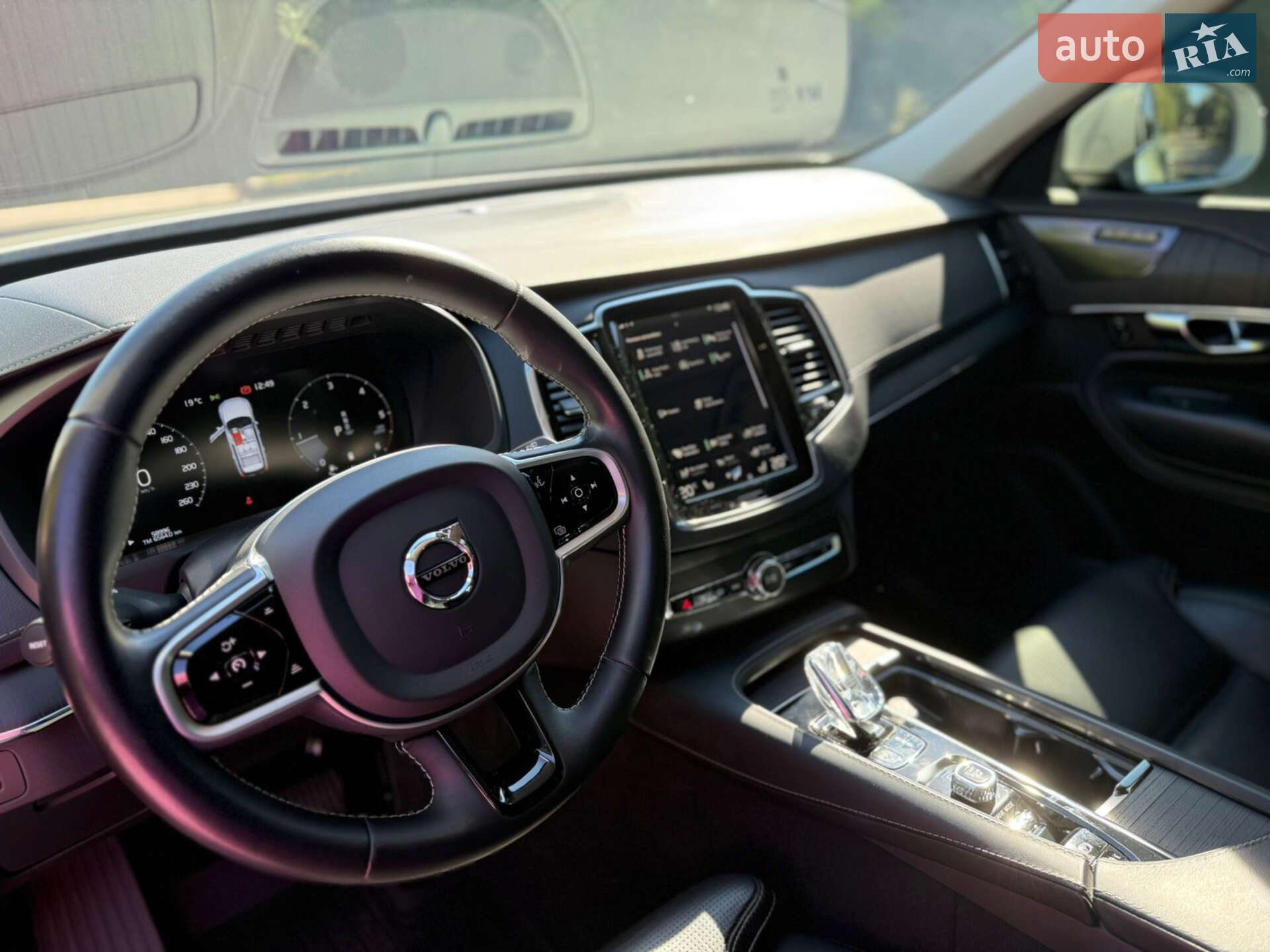 Volvo XC90 2020 VIN YV1LCK2UCL1618207 фото оголошення 18 з 25