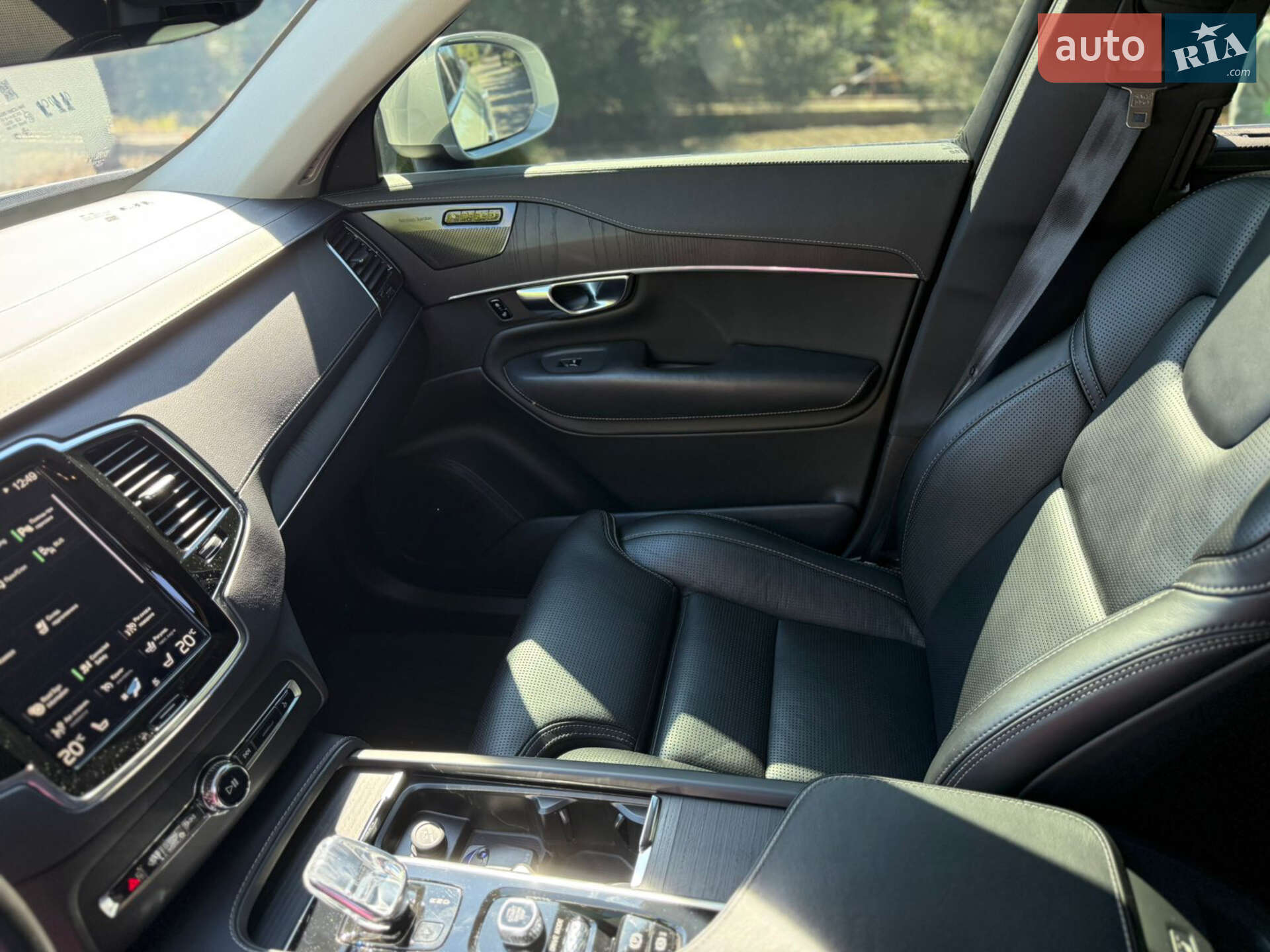 Volvo XC90 2020 VIN YV1LCK2UCL1618207 фото оголошення 19 з 25