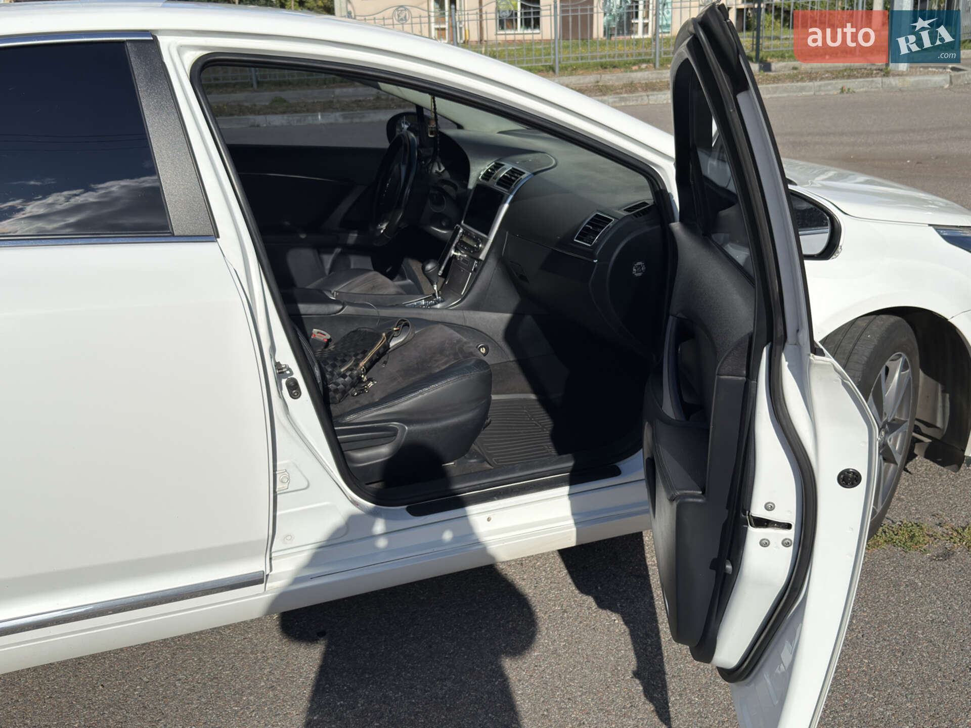 Toyota Avensis 2012 VIN SB1BK76L00E028563 фото оголошення 6 з 13