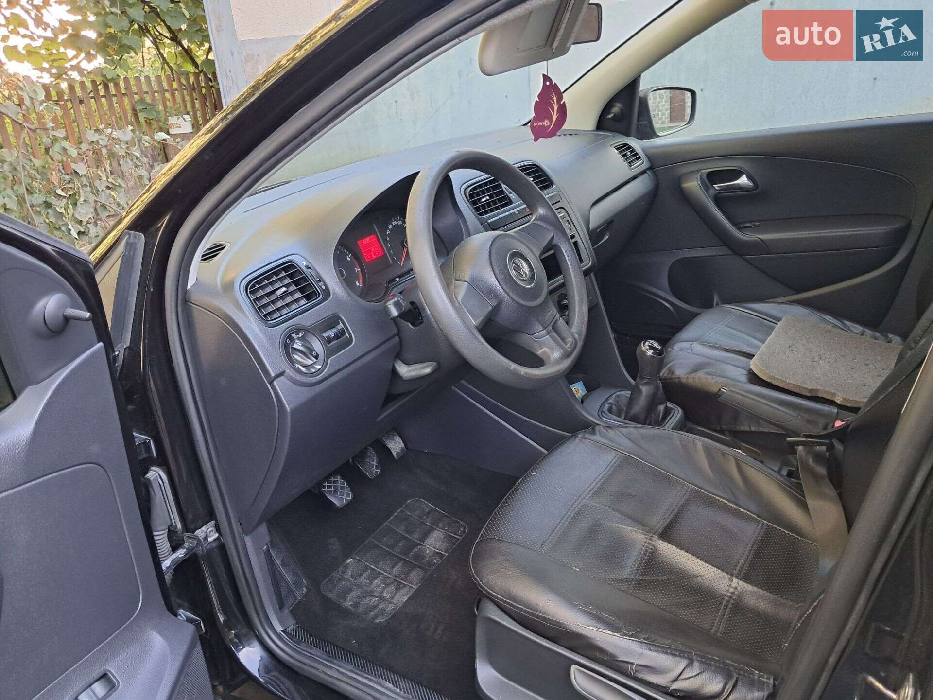 Volkswagen Polo 2013 VIN XW8ZZZ61ZDG054604 фото оголошення 6 з 9