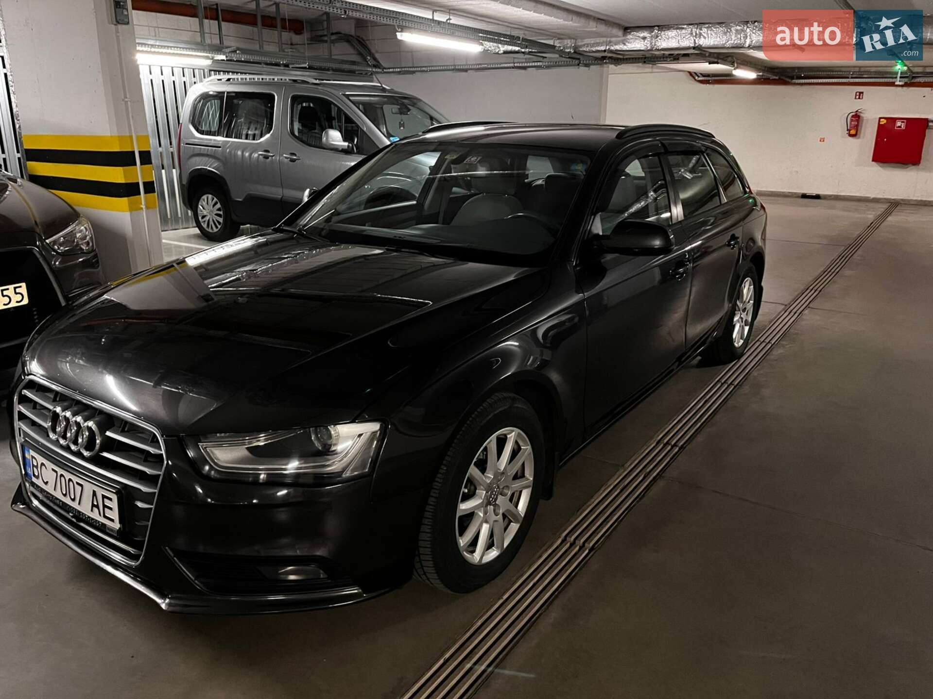 Audi A4 2012 VIN WAUZZZ8K8DA125333 фото оголошення 3 з 12