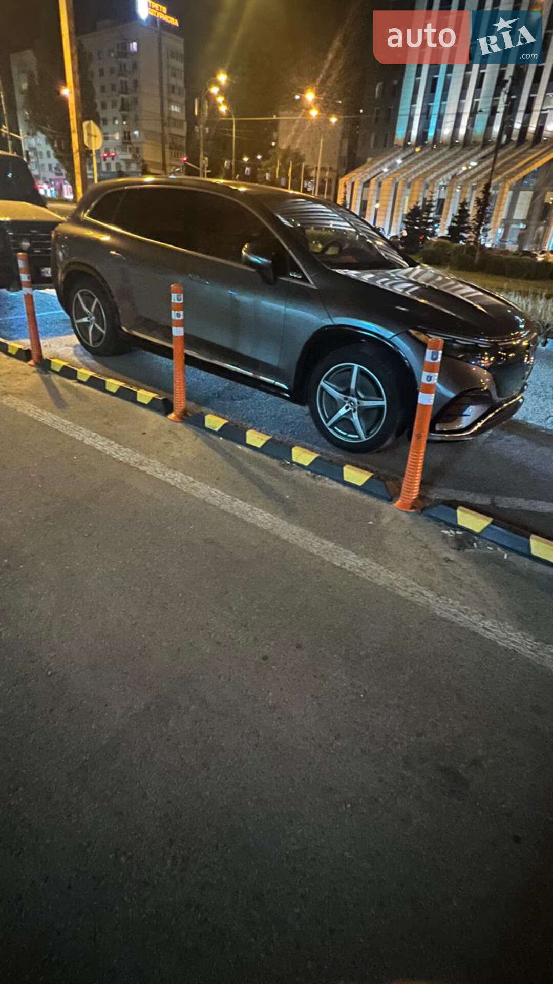 Mercedes-Benz EQS SUV 2023 VIN 4JGDM4EB6PA014752 фото оголошення 17 з 39
