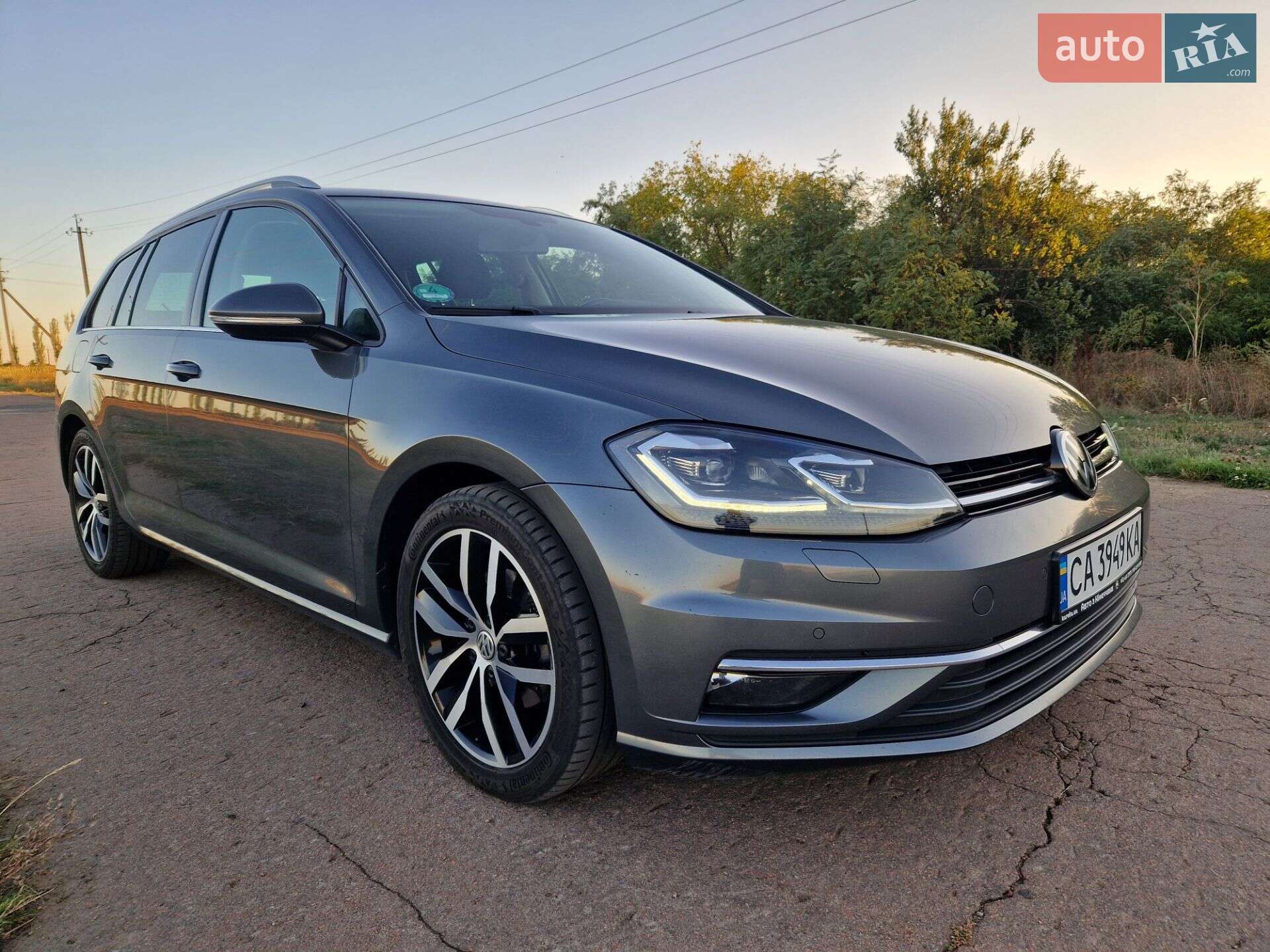 Volkswagen Golf 2019 VIN WVWZZZAUZKP547038 фото оголошення 2 з 60