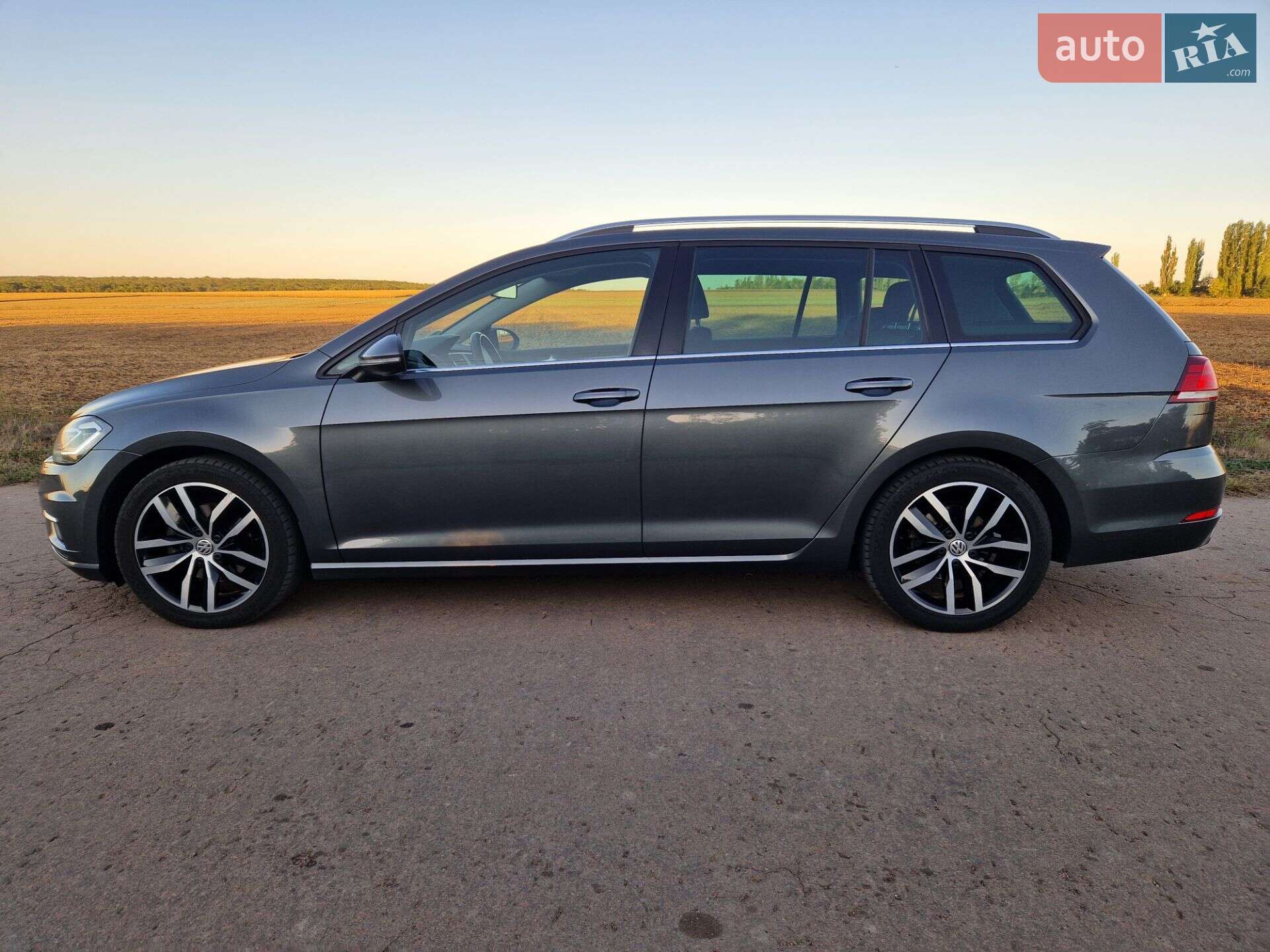 Volkswagen Golf 2019 VIN WVWZZZAUZKP547038 фото оголошення 24 з 60
