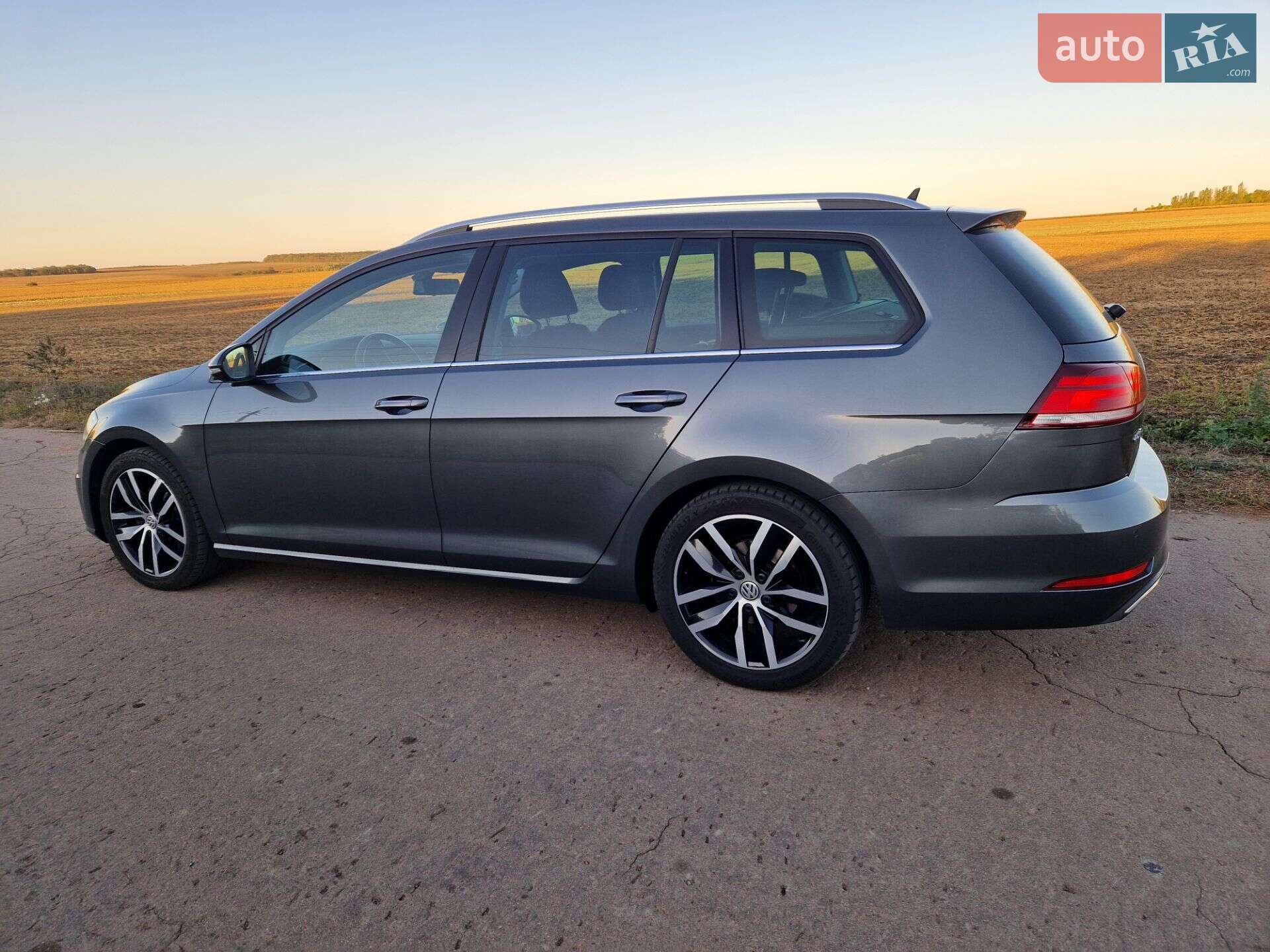 Volkswagen Golf 2019 VIN WVWZZZAUZKP547038 фото оголошення 25 з 60
