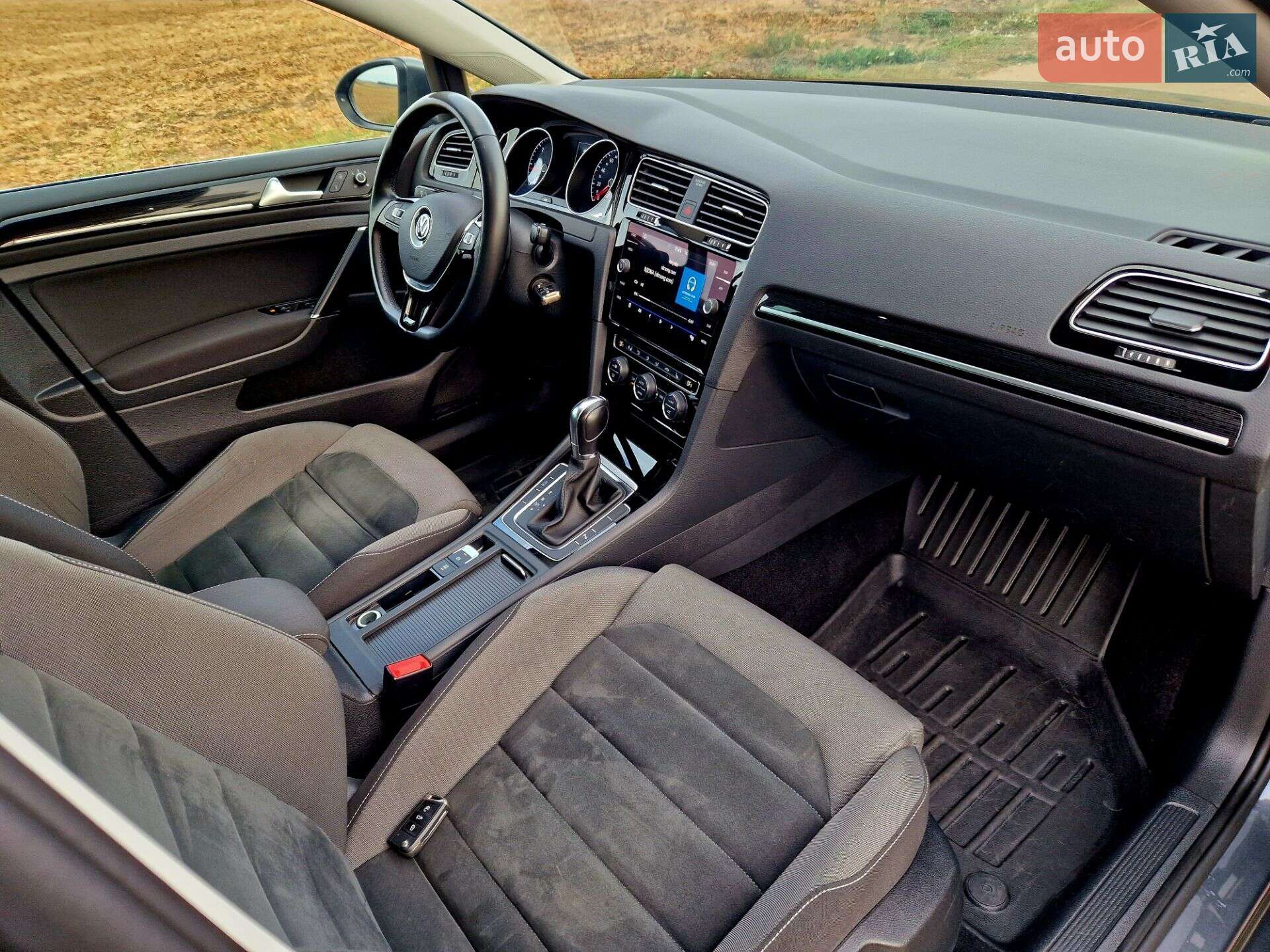 Volkswagen Golf 2019 VIN WVWZZZAUZKP547038 фото оголошення 38 з 60