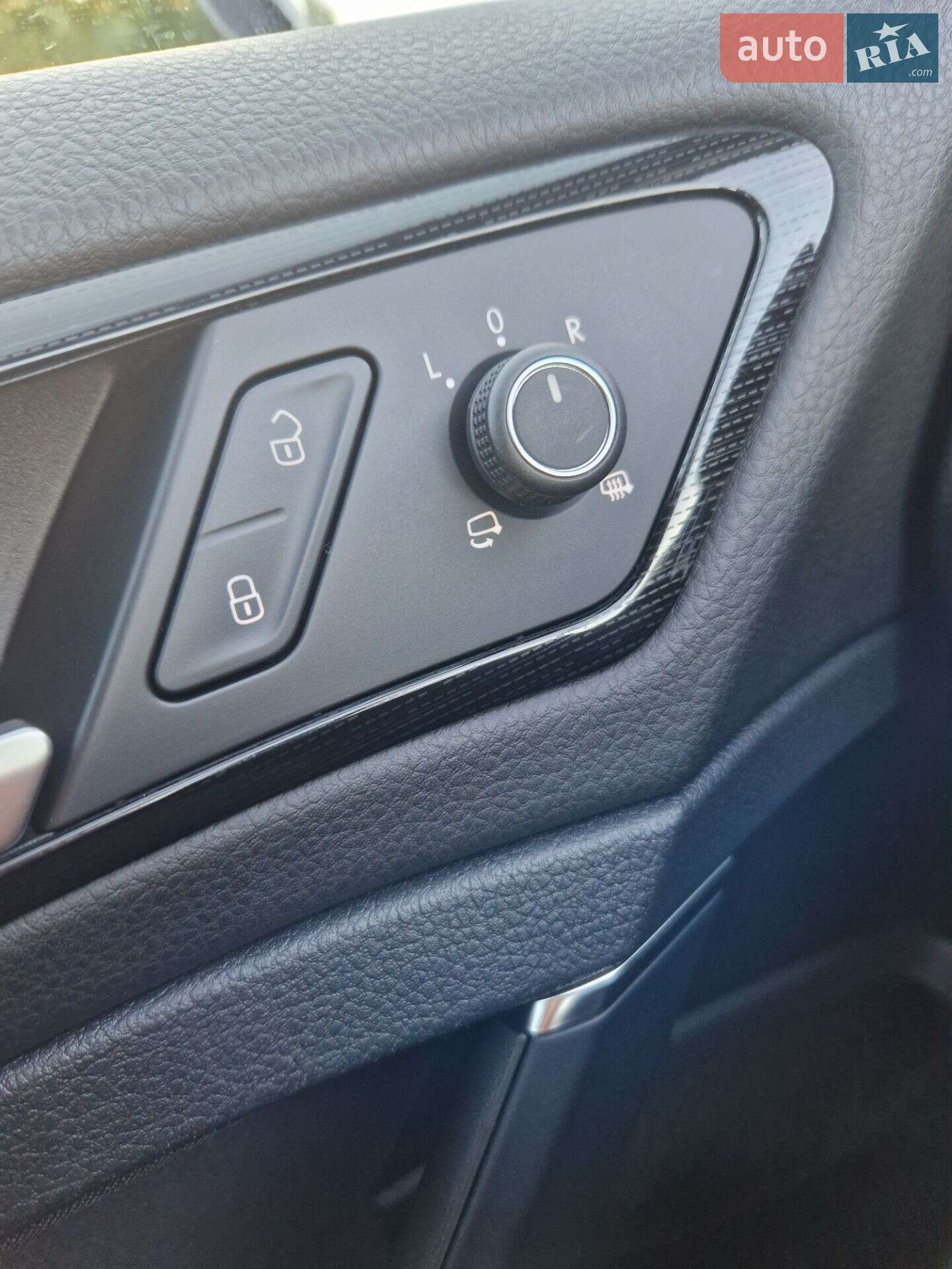 Volkswagen Golf 2019 VIN WVWZZZAUZKP547038 фото оголошення 48 з 60
