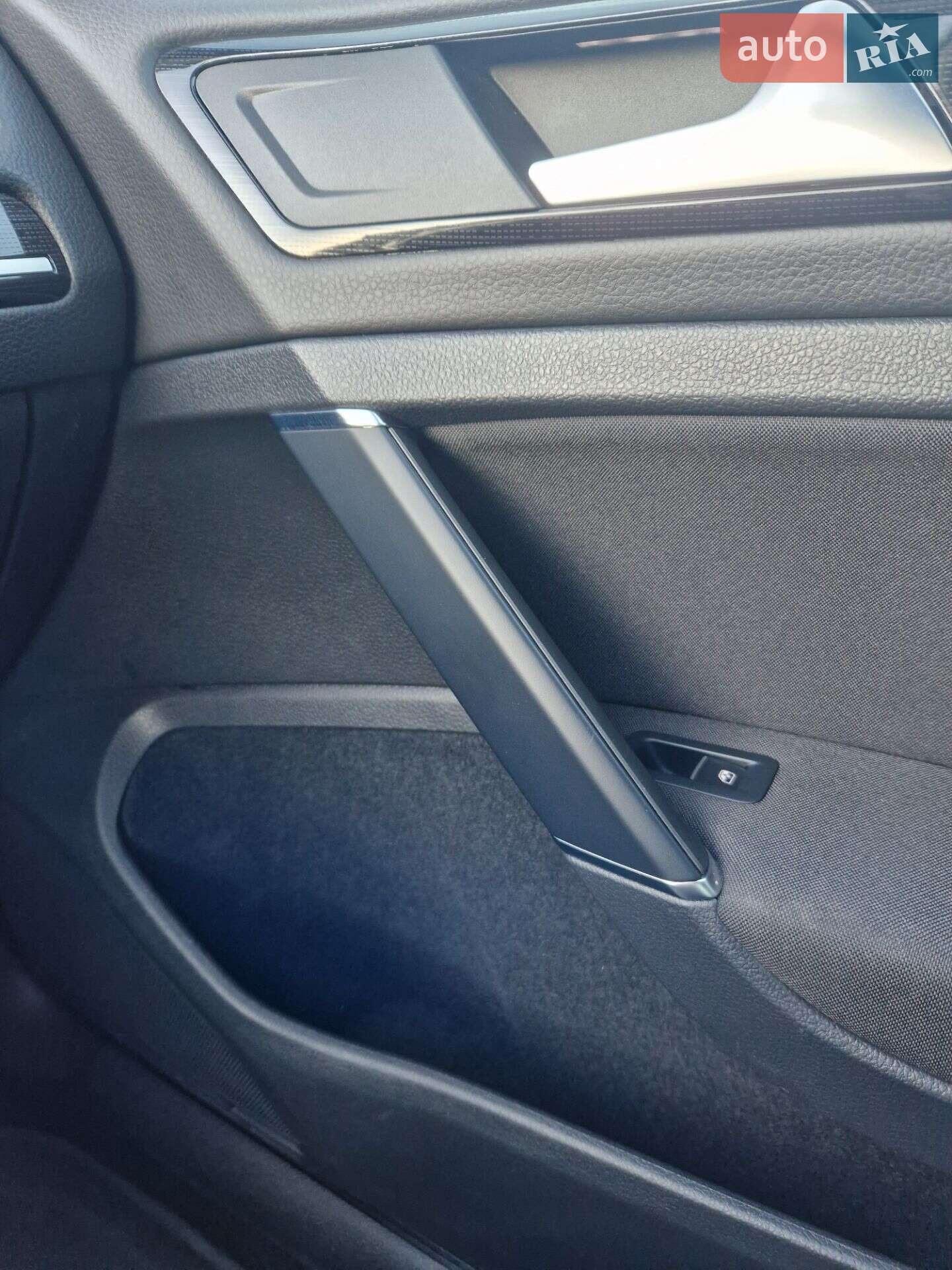 Volkswagen Golf 2019 VIN WVWZZZAUZKP547038 фото оголошення 50 з 60