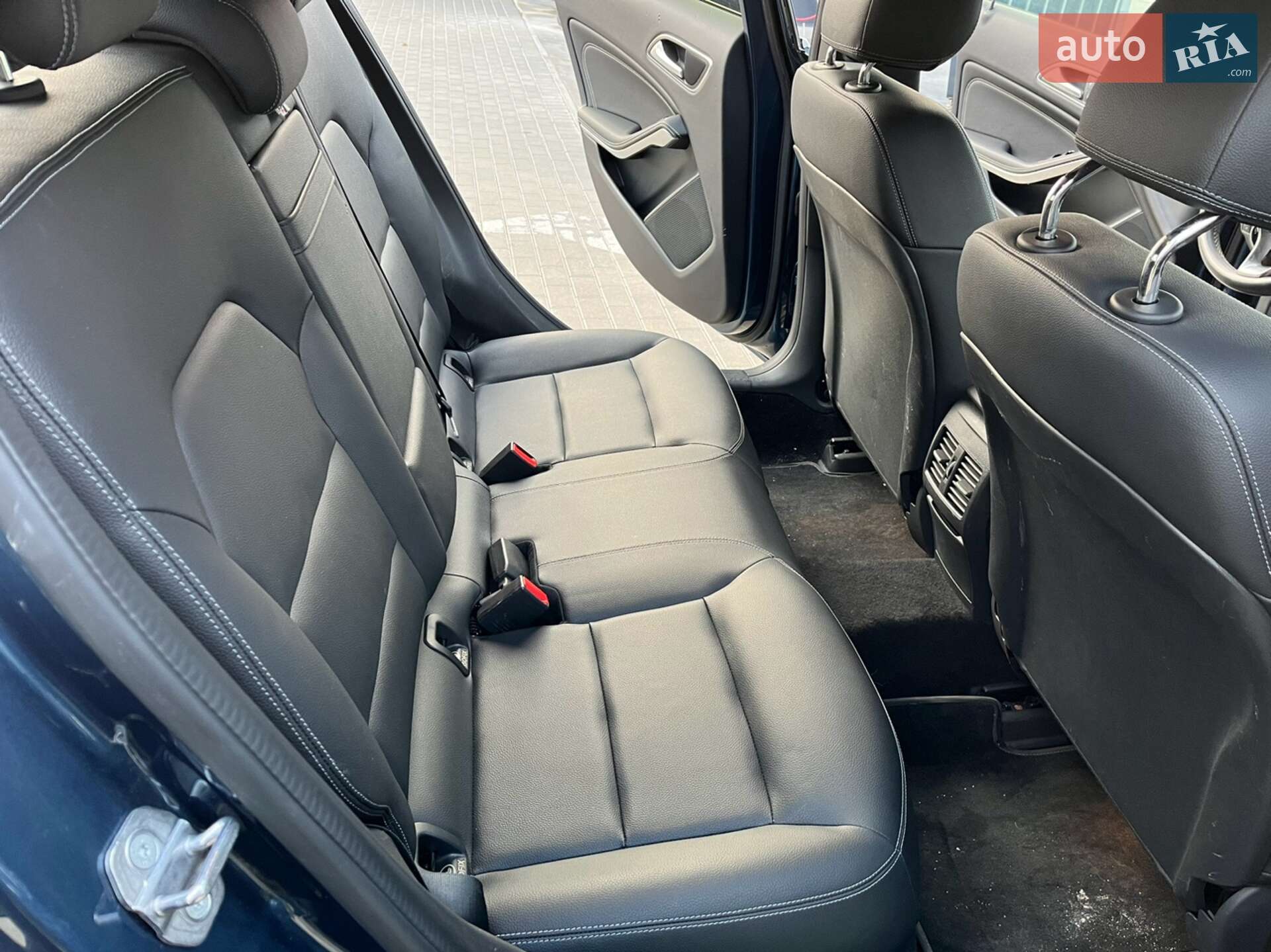 Mercedes-Benz GLA-Class 2019 VIN WDCTG4GB3KJ643943 фото оголошення 4 з 39