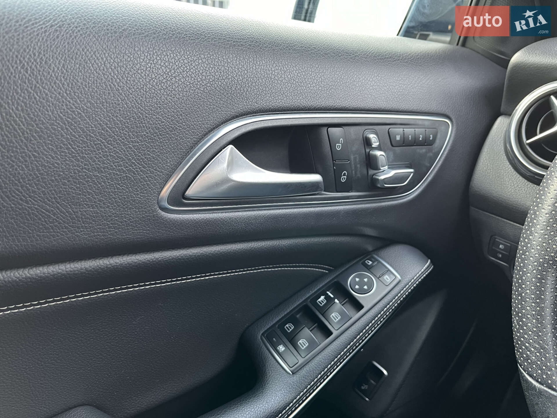 Mercedes-Benz GLA-Class 2019 VIN WDCTG4GB3KJ643943 фото оголошення 22 з 39