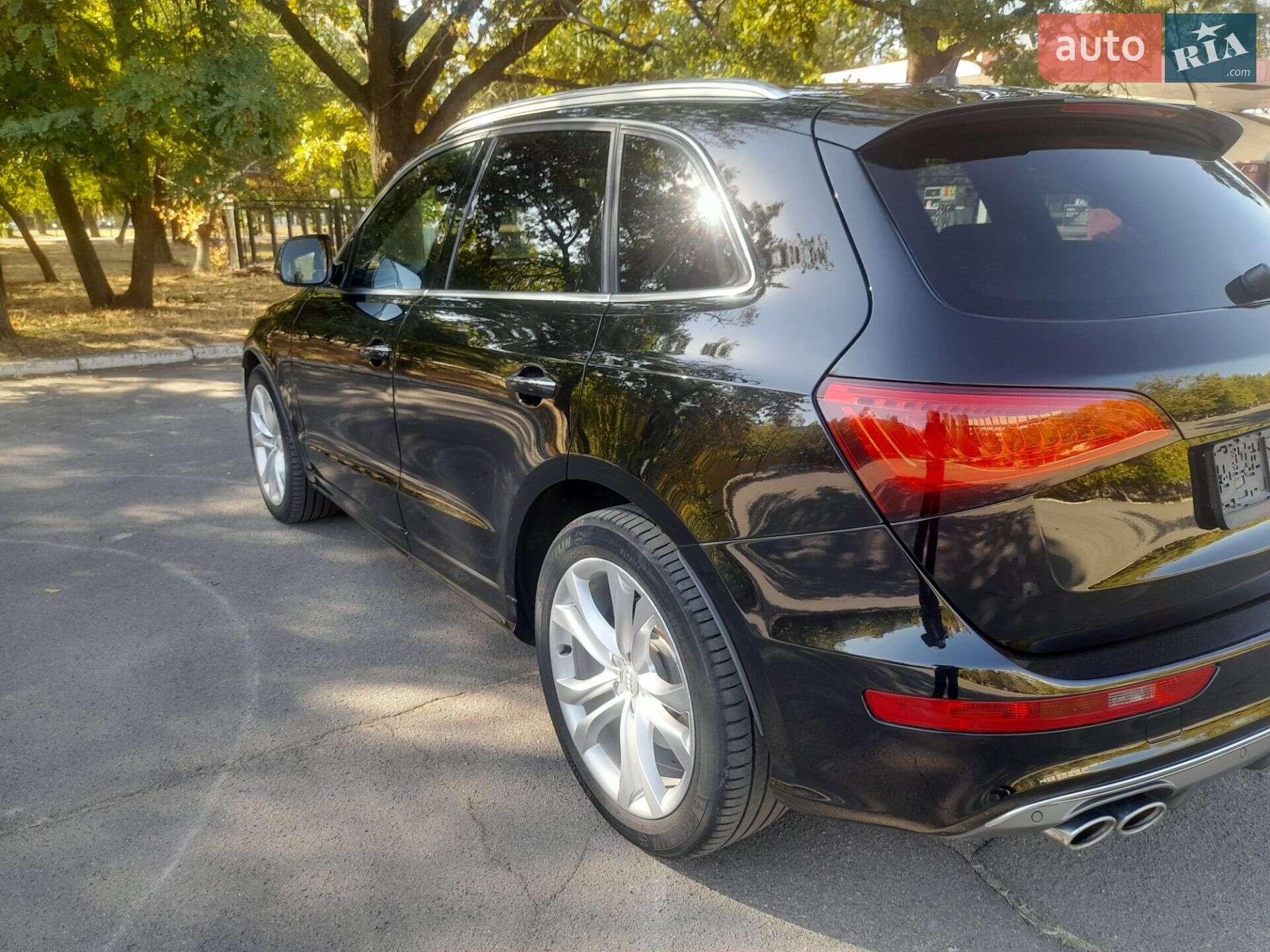 Audi SQ5 2015 VIN WAUZZZ8R3GA031863 фото оголошення 11 з 27