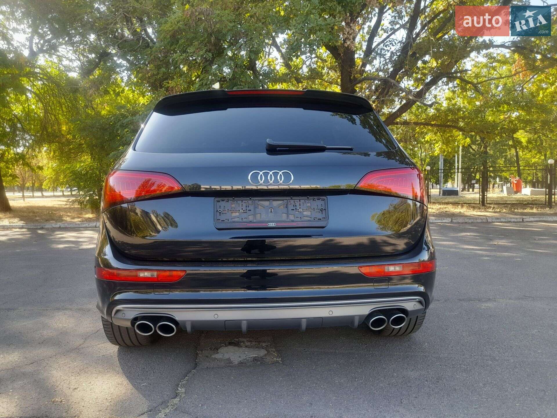 Audi SQ5 2015 VIN WAUZZZ8R3GA031863 фото оголошення 12 з 27