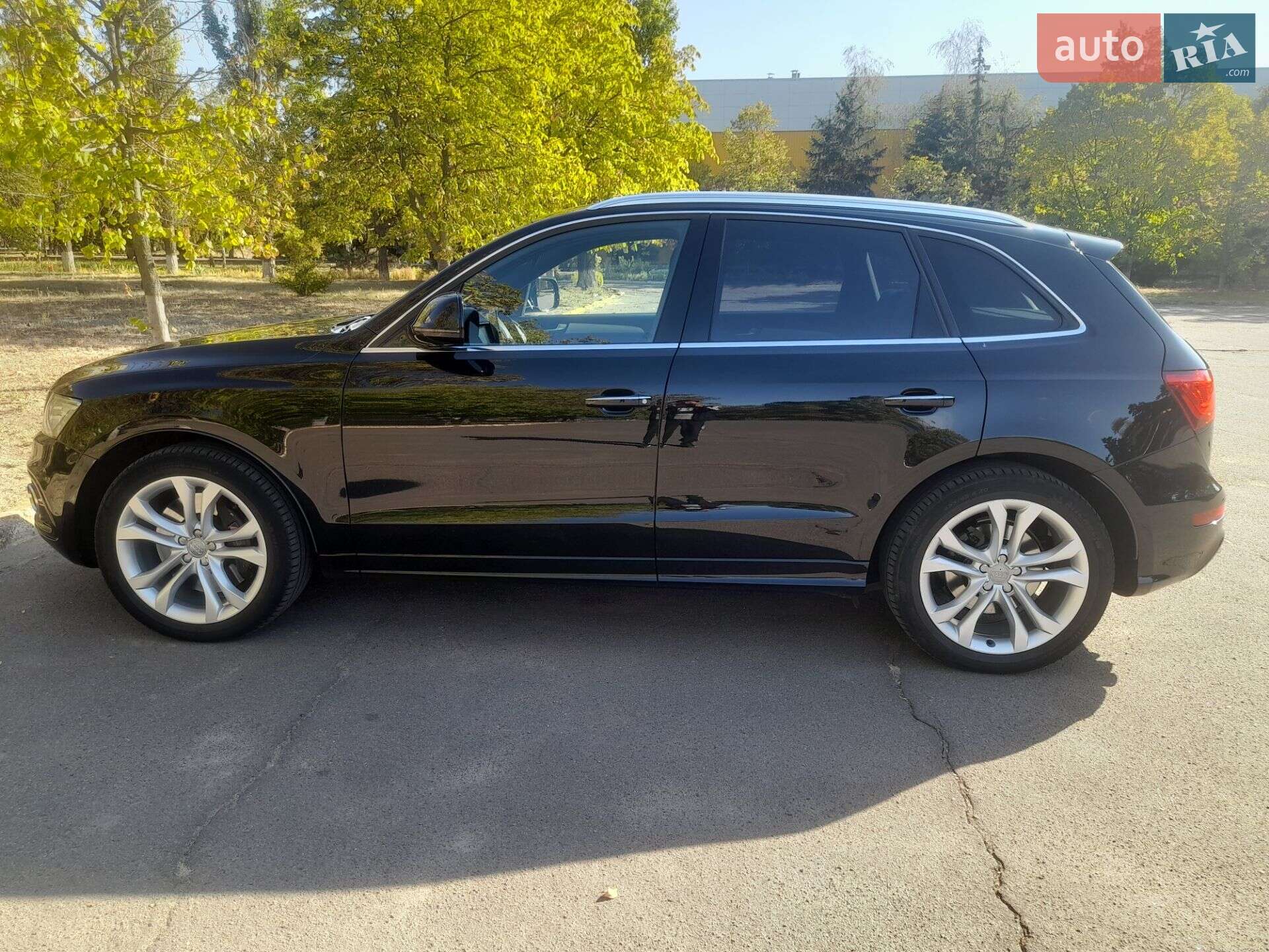 Audi SQ5 2015 VIN WAUZZZ8R3GA031863 фото оголошення 17 з 27