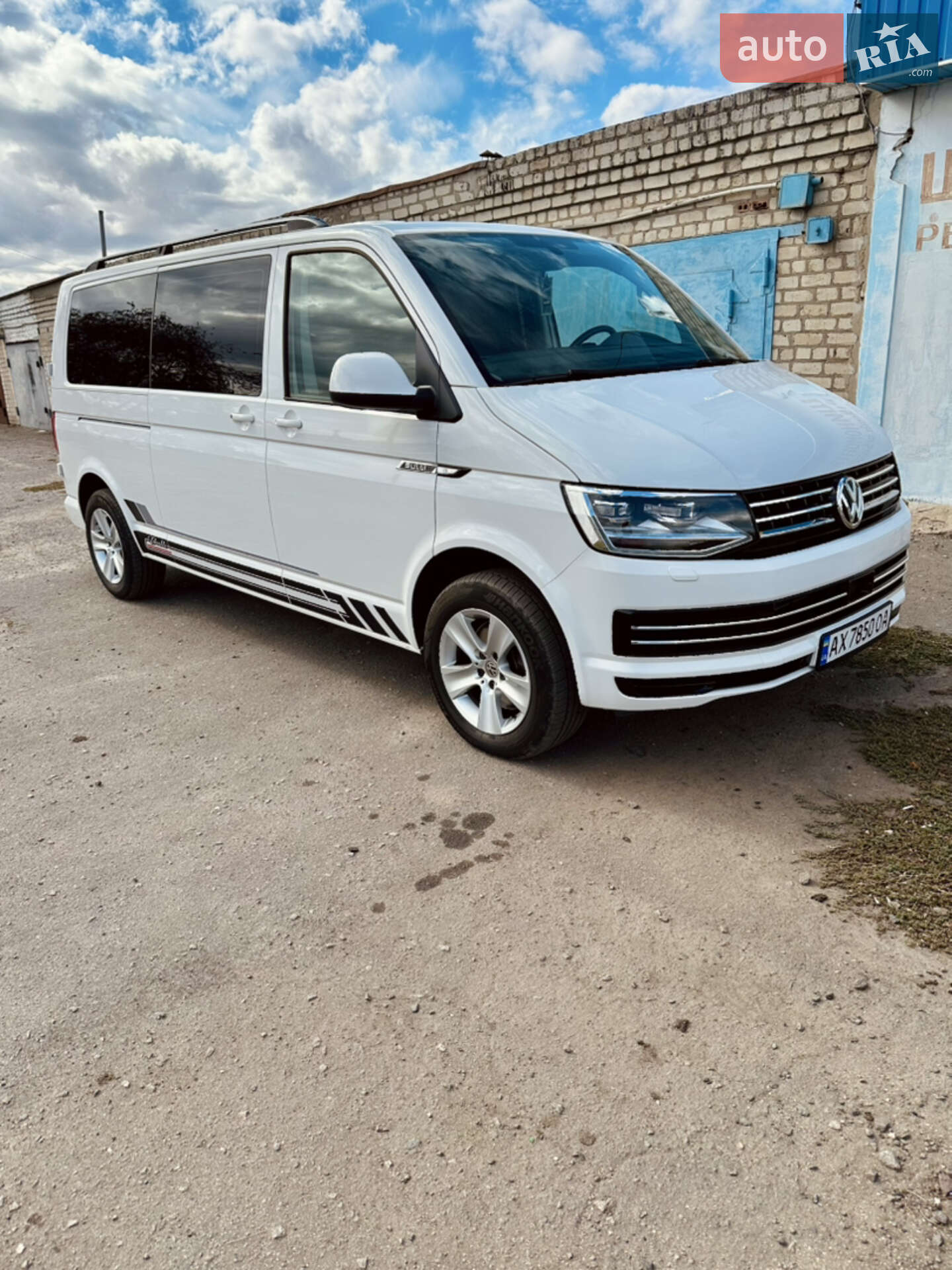 Volkswagen Transporter 2018 VIN WV1ZZZ7HZKH007319 фото оголошення 7 з 36