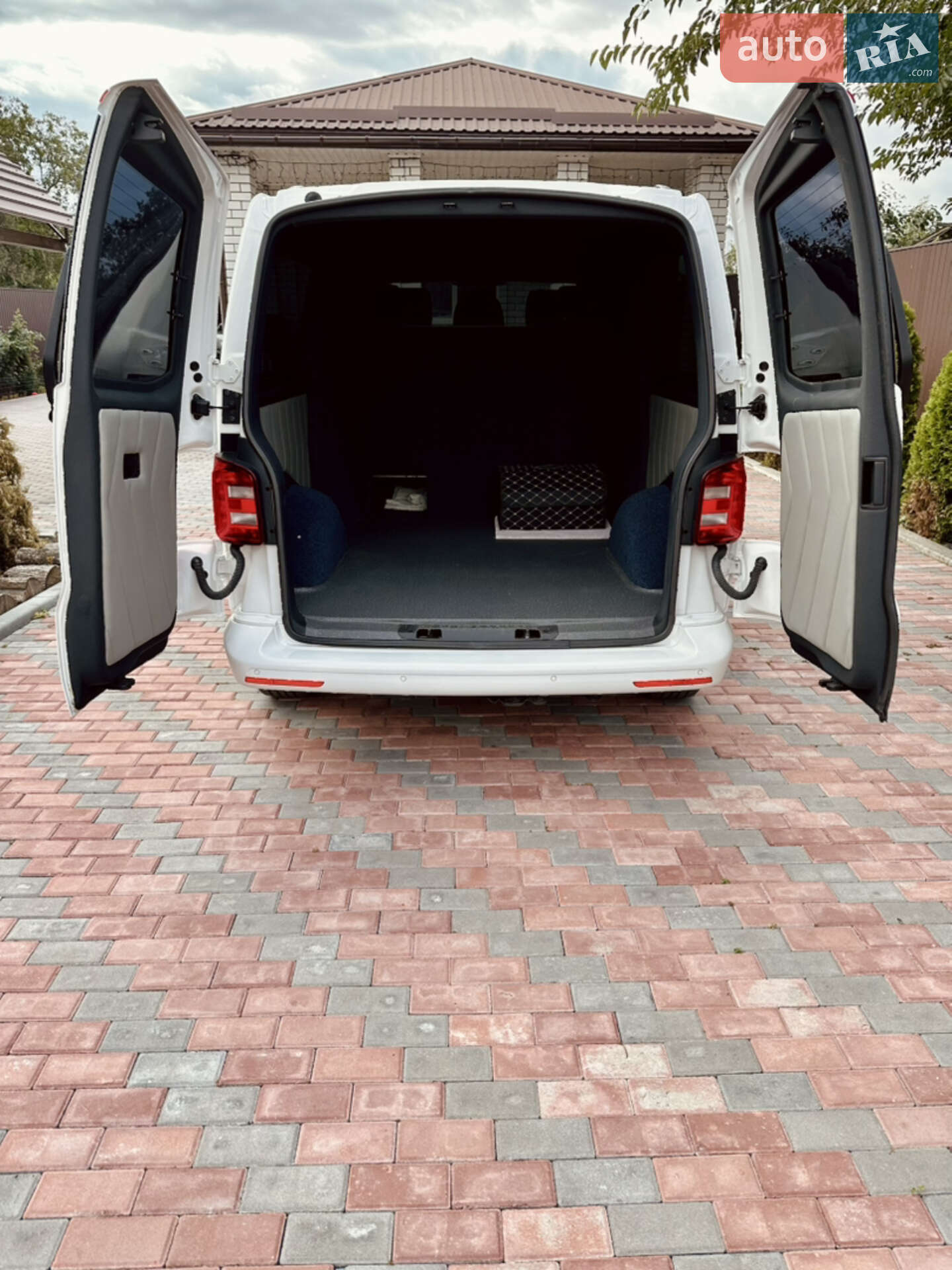 Volkswagen Transporter 2018 VIN WV1ZZZ7HZKH007319 фото оголошення 13 з 36