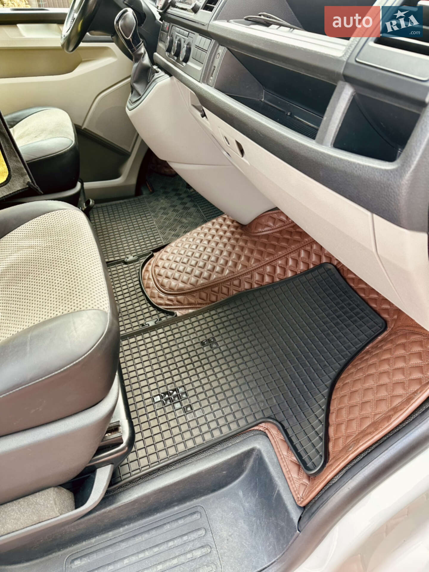 Volkswagen Transporter 2018 VIN WV1ZZZ7HZKH007319 фото оголошення 24 з 36