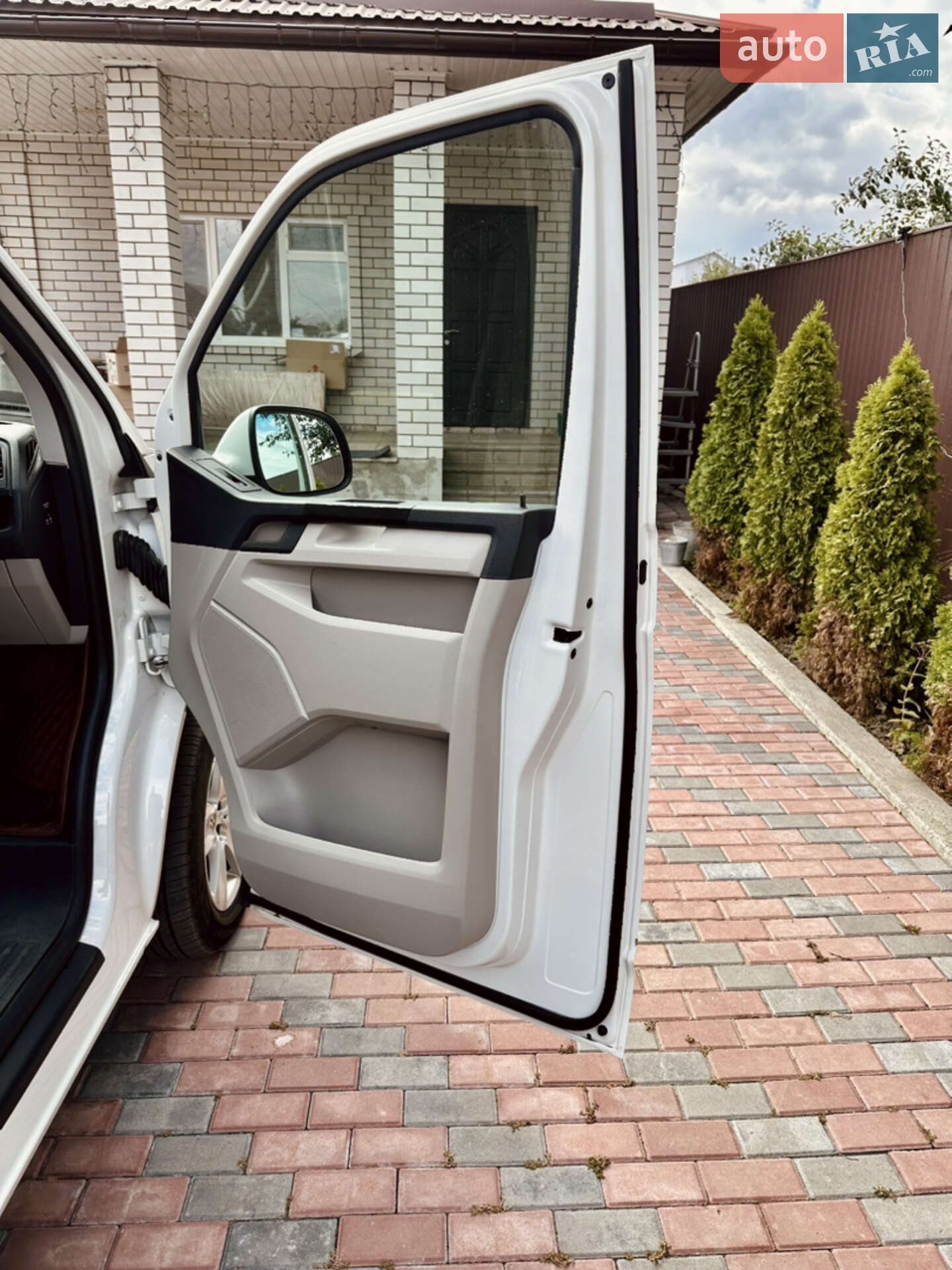 Volkswagen Transporter 2018 VIN WV1ZZZ7HZKH007319 фото оголошення 29 з 36