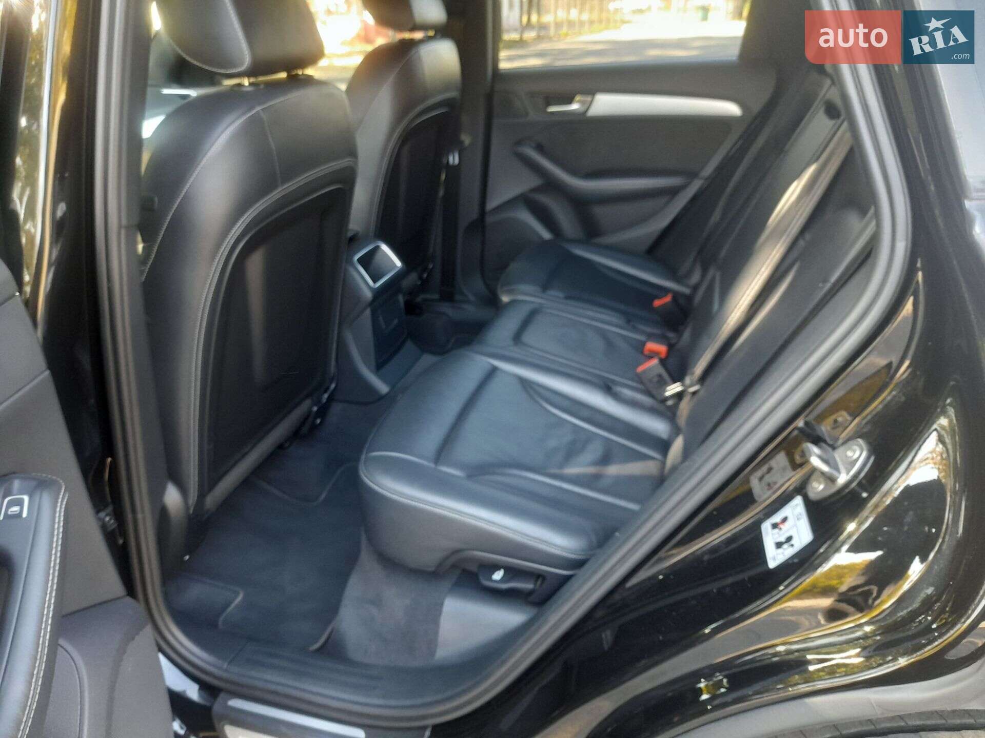 Audi SQ5 2015 VIN WAUZZZ8R3GA031863 фото оголошення 20 з 27