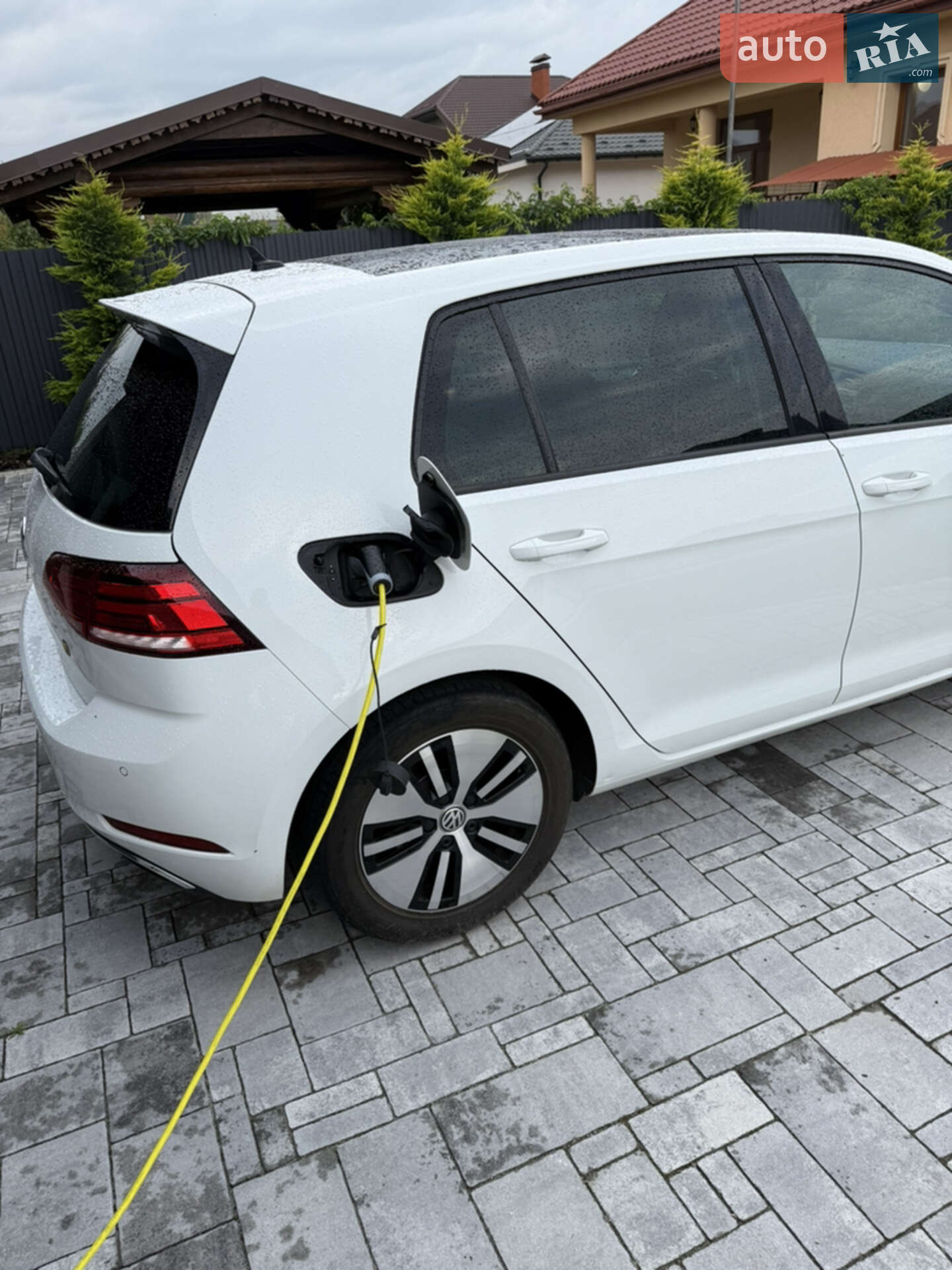 Volkswagen e-Golf 2019 VIN WVWZZZAUZK8907853 фото оголошення 4 з 27