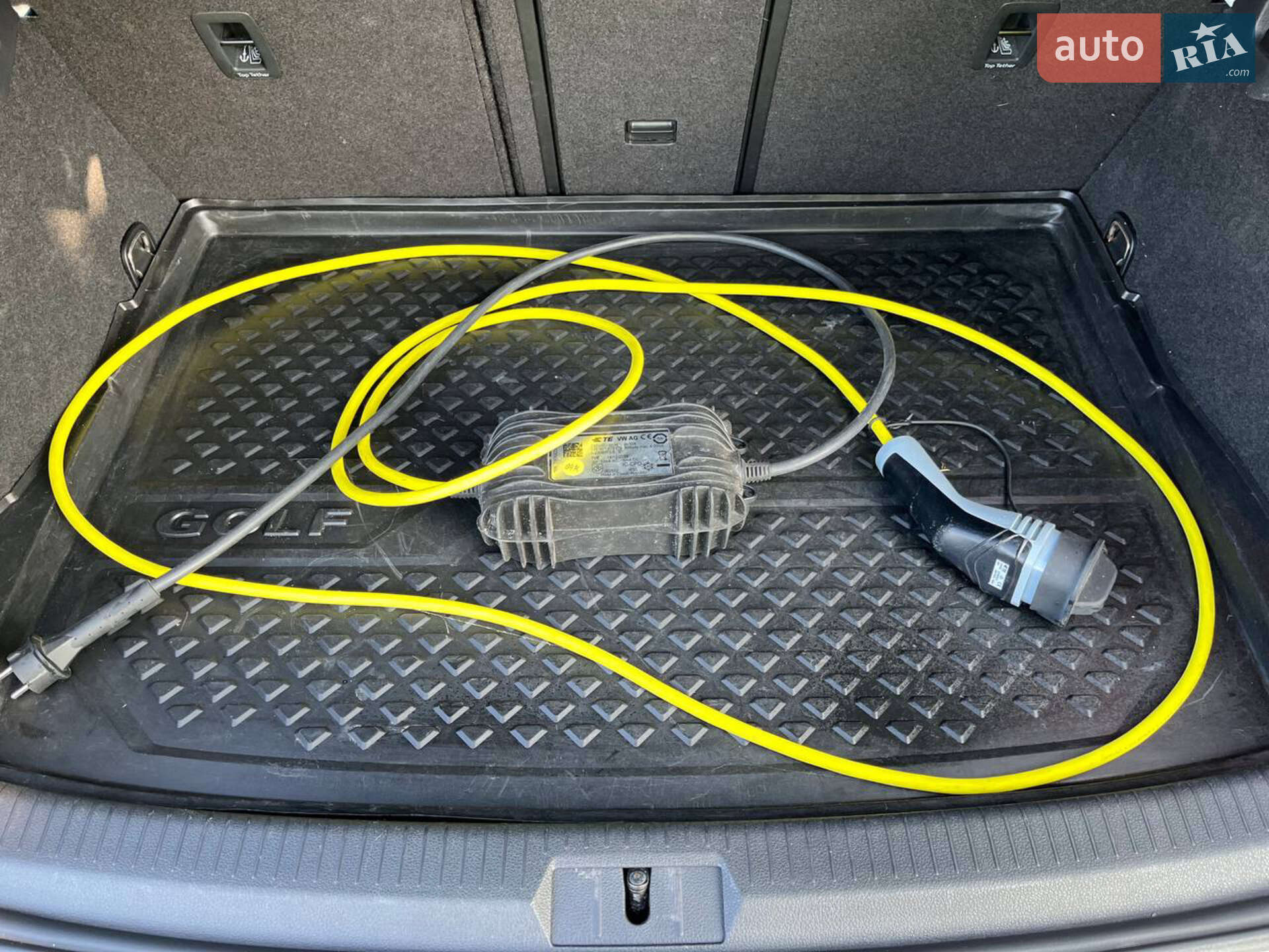 Volkswagen e-Golf 2019 VIN WVWZZZAUZK8907853 фото оголошення 9 з 27