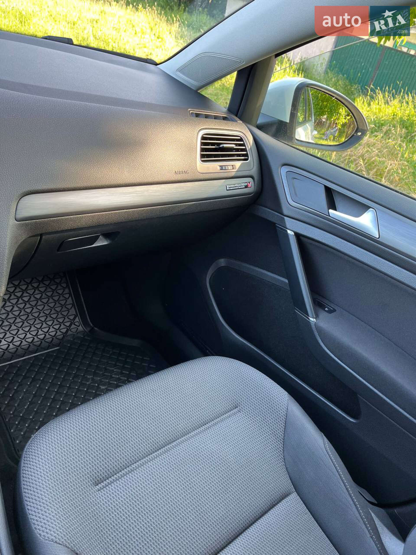 Volkswagen e-Golf 2019 VIN WVWZZZAUZK8907853 фото оголошення 11 з 27