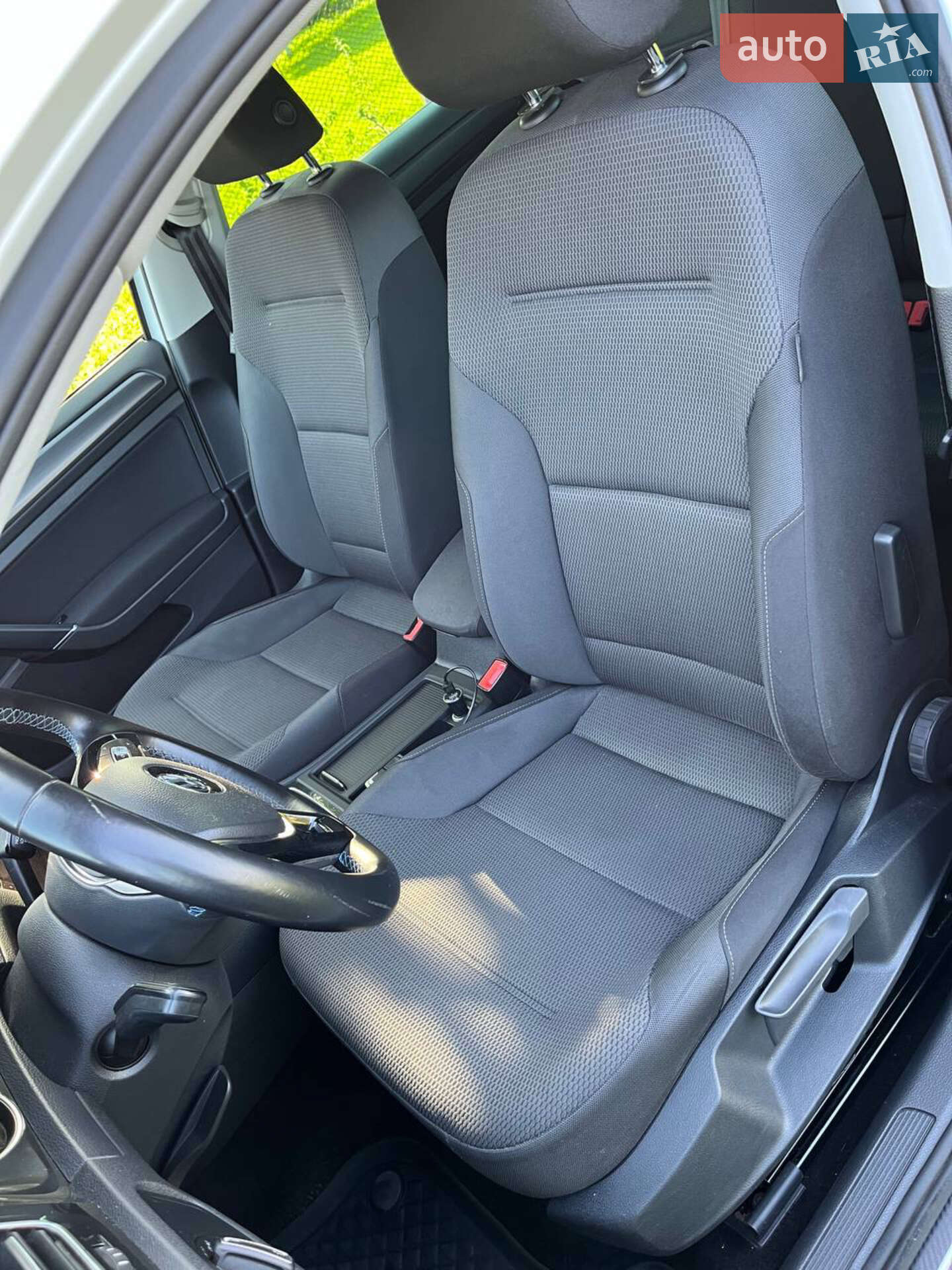 Volkswagen e-Golf 2019 VIN WVWZZZAUZK8907853 фото оголошення 13 з 27