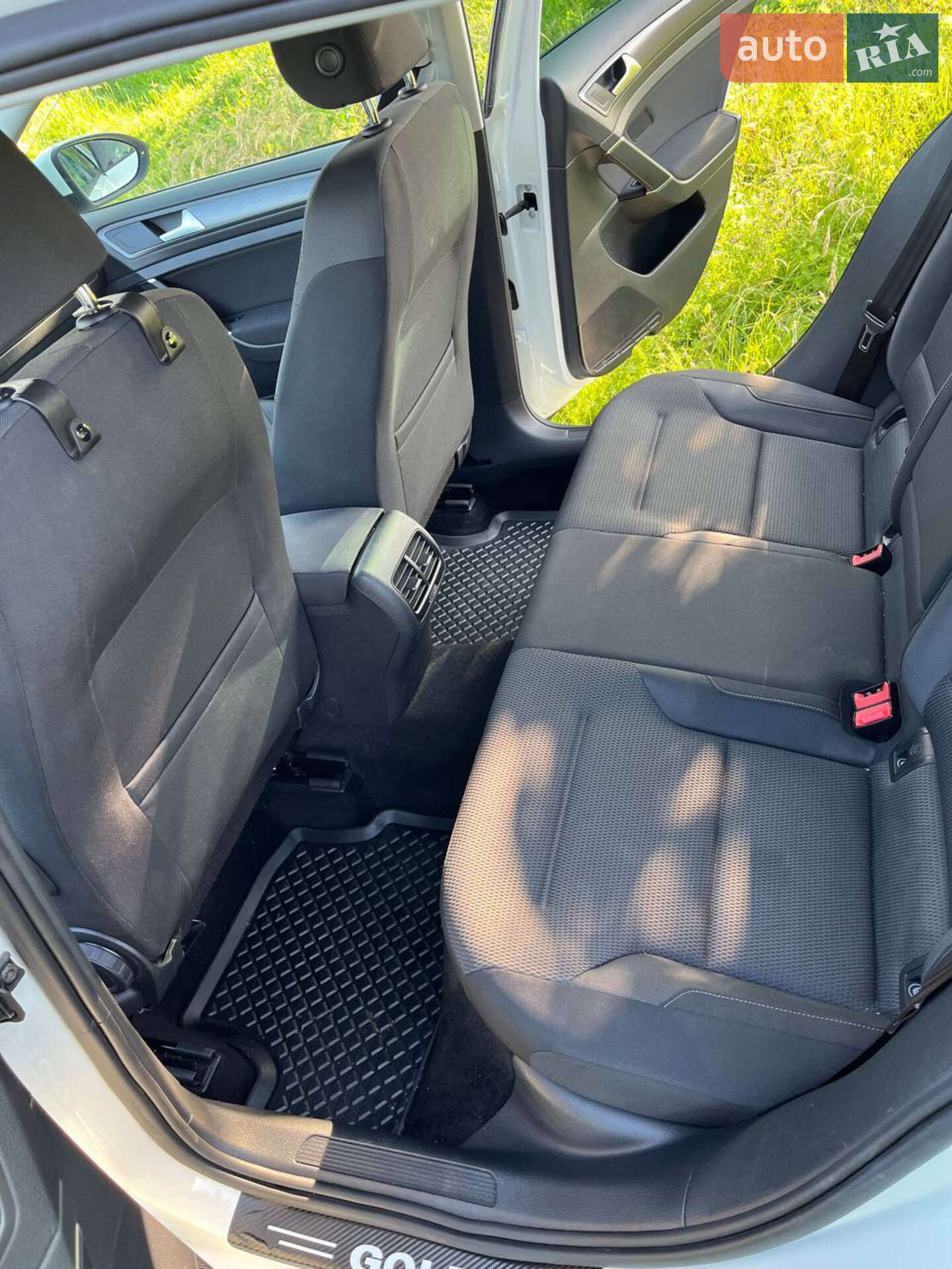 Volkswagen e-Golf 2019 VIN WVWZZZAUZK8907853 фото оголошення 19 з 27