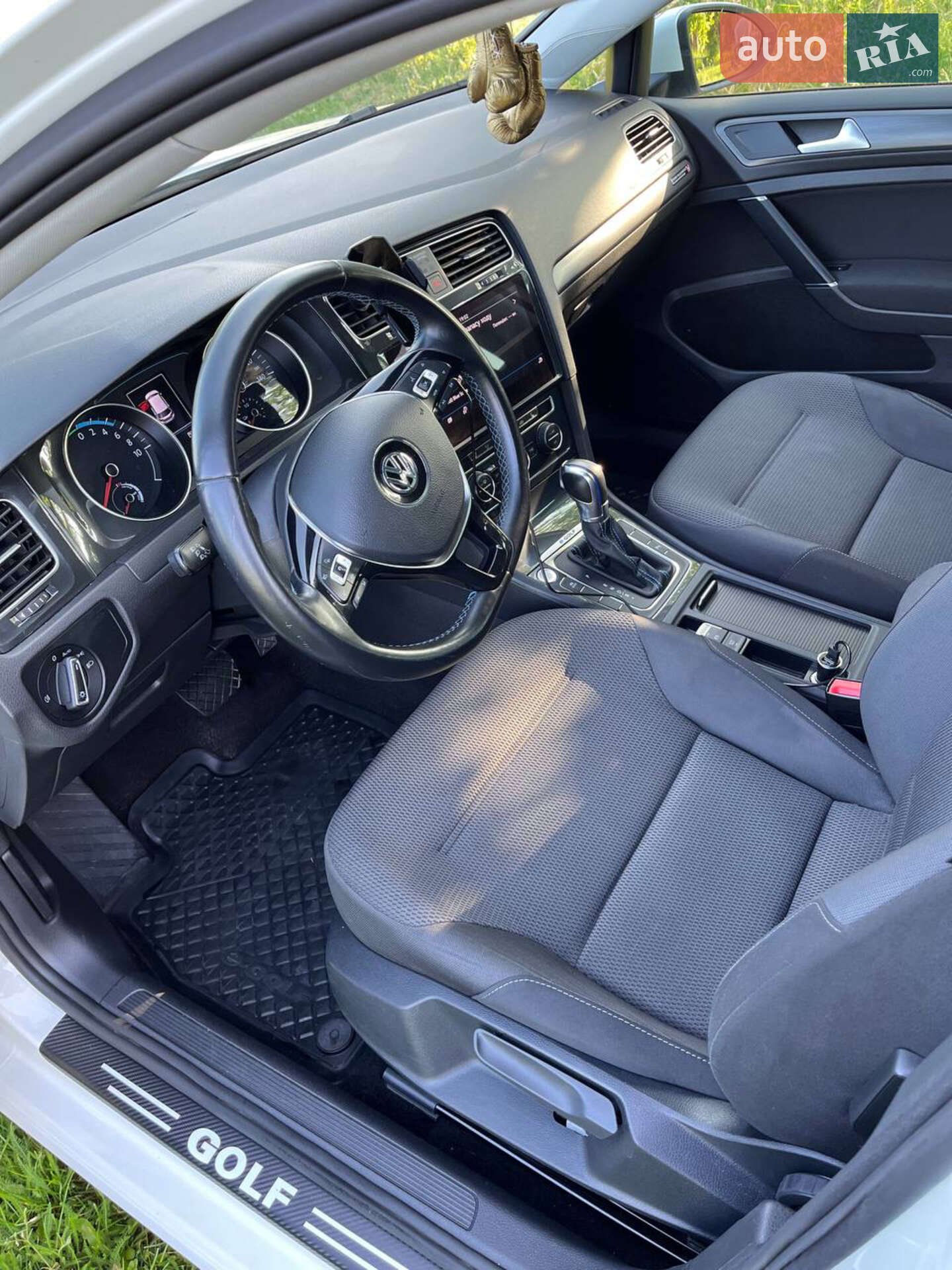 Volkswagen e-Golf 2019 VIN WVWZZZAUZK8907853 фото оголошення 18 з 27