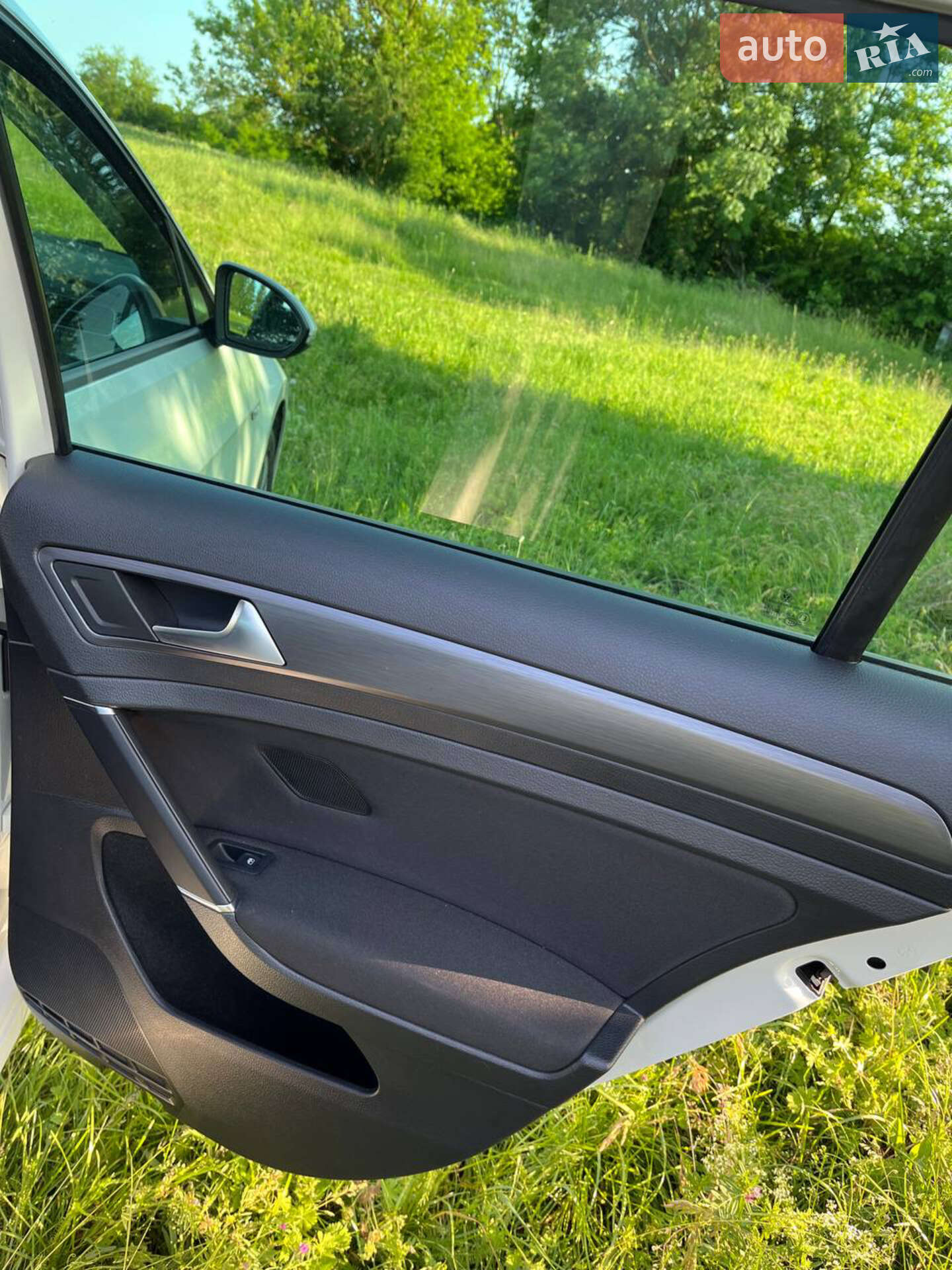 Volkswagen e-Golf 2019 VIN WVWZZZAUZK8907853 фото оголошення 22 з 27